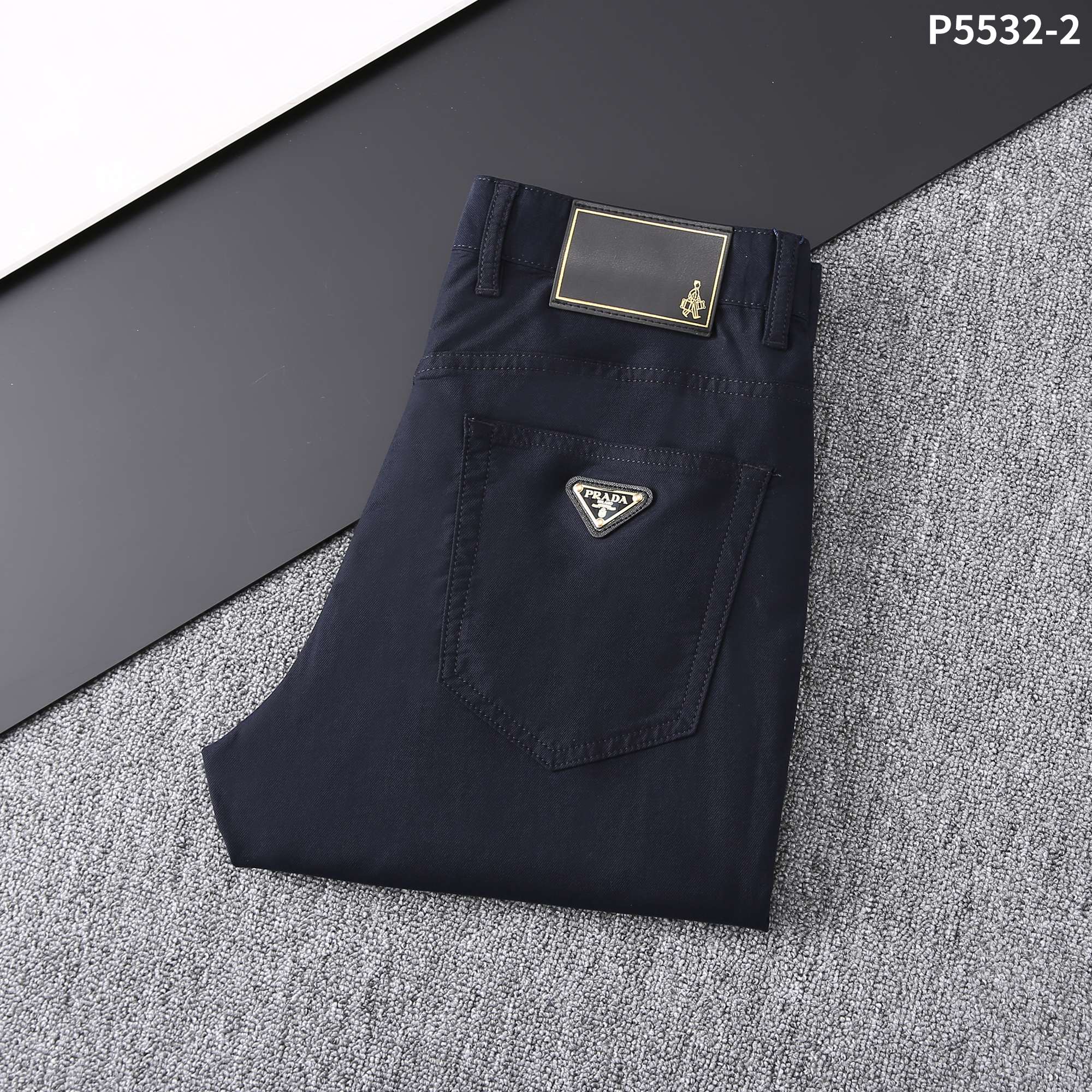 NO:128265,25 Spring and Summer/New casual pants, model number 7-2 Size 29-42, easy to wear and not pick on the figure, the overall size is mainly comfortable, the trouser legs are just right, making them look slimmer and straight, easily wearing them out of the long legs all over the screen, and the aura is fully opened with a lengthening proportion!  ,alexander wang1986090925春夏/新款休闲裤 款号7-2 尺码29一42 好穿不挑身材,整体以舒适为主,裤腿大小做的恰到好处,显瘦显腿直,轻松穿出满屏的大长腿,拉长比例气场全开！,,alexander wang,Men's clothing