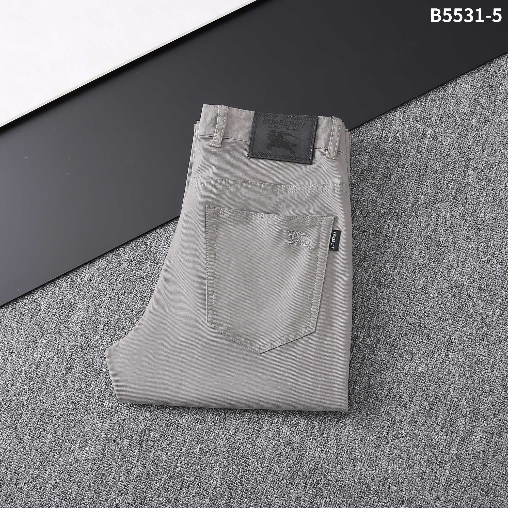 NO:128271,25 Spring/Summer/New casual pants, model number B5531-5 Size 29-42, easy to wear, not picky about body shape, overall comfort is the main focus, the size of the trouser legs is just right, making it look slimming and straight, easily wearing long legs all over the screen, and the lengthening proportions and aura is fully opened!  ,alexander wang1986090925春夏/新款休闲裤 款号B5531-5 尺码29一42 好穿不挑身材,整体以舒适为主,裤腿大小做的恰到好处,显瘦显腿直,轻松穿出满屏的大长腿,拉长比例气场全开！,,alexander wang,Men's clothing