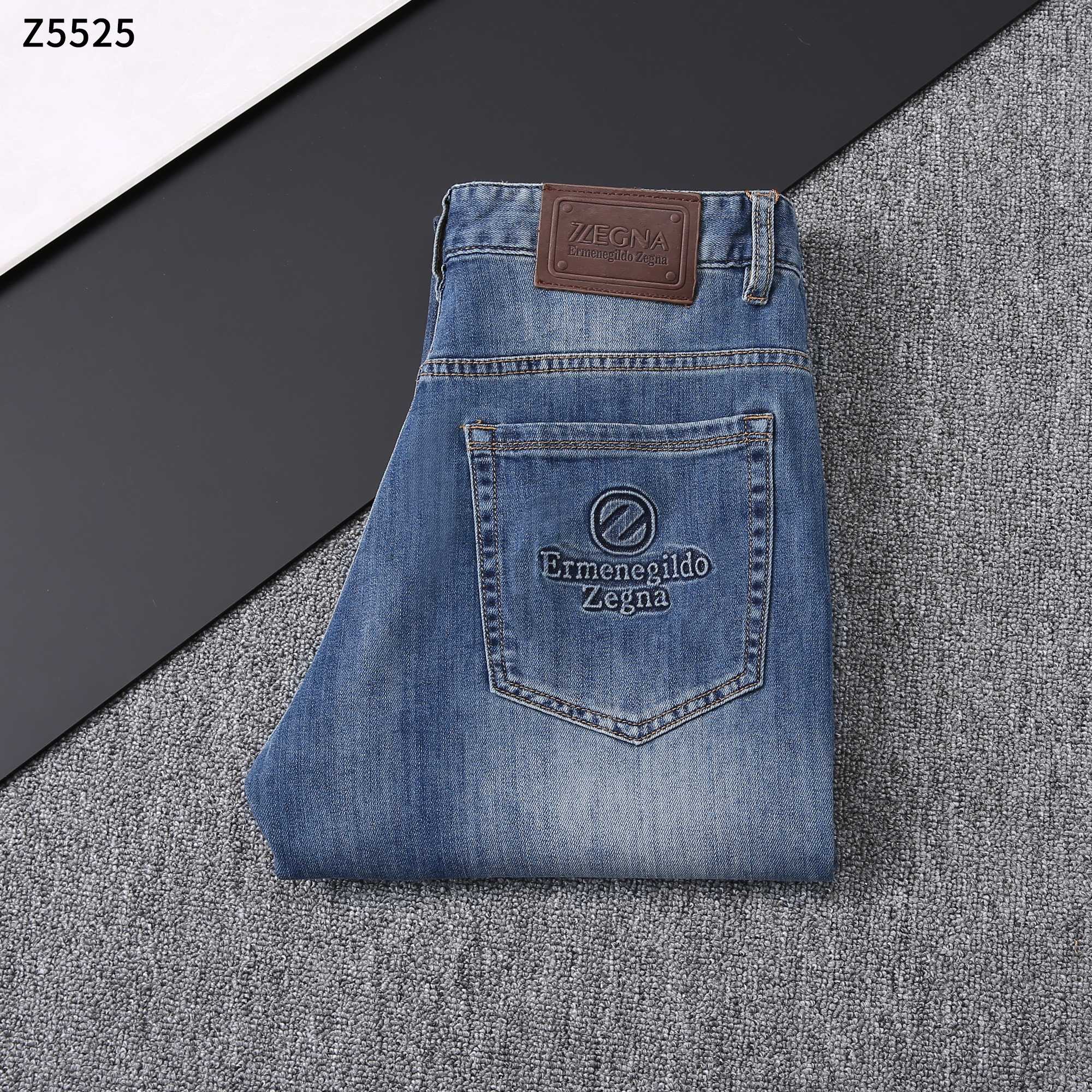 NO:128264,25 Spring/Summer/New Jeans Model Number Z5525 Size 29-42 It is easy to wear and not picky about the figure. The overall size is mainly comfortable. The trouser legs are just right, making them look slimmer and straight, and easily wear them all over the screen, and the lengthening and proportional aura is fully opened!  , jeans,alexander wang1986090925春夏/新款牛仔裤 款号Z5525 尺码29一42 好穿不挑身材,整体以舒适为主,裤腿大小做的恰到好处,显瘦显腿直,轻松穿出满屏的大长腿,拉长比例气场全开！,,jeans,alexander wang,Men's clothing