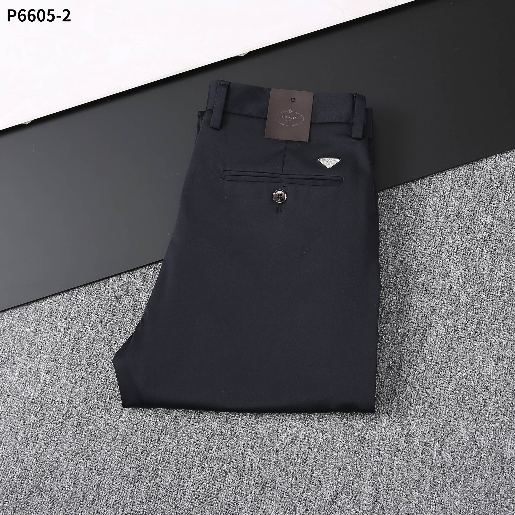 NO:128306,25 Spring/Summer/New casual pants, model number - 2 Size 29-42, easy to wear, not picky about body shape, overall comfort is the main focus, the size of the trouser legs is just right, making it look slimming and straight, easily wearing long legs all over the screen, and the aura is fully opened with a lengthening proportion!  ,alexander wang1986090925春夏/新款休闲裤 款号-2 尺码29一42 好穿不挑身材,整体以舒适为主,裤腿大小做的恰到好处,显瘦显腿直,轻松穿出满屏的大长腿,拉长比例气场全开！,,alexander wang,Men's clothing