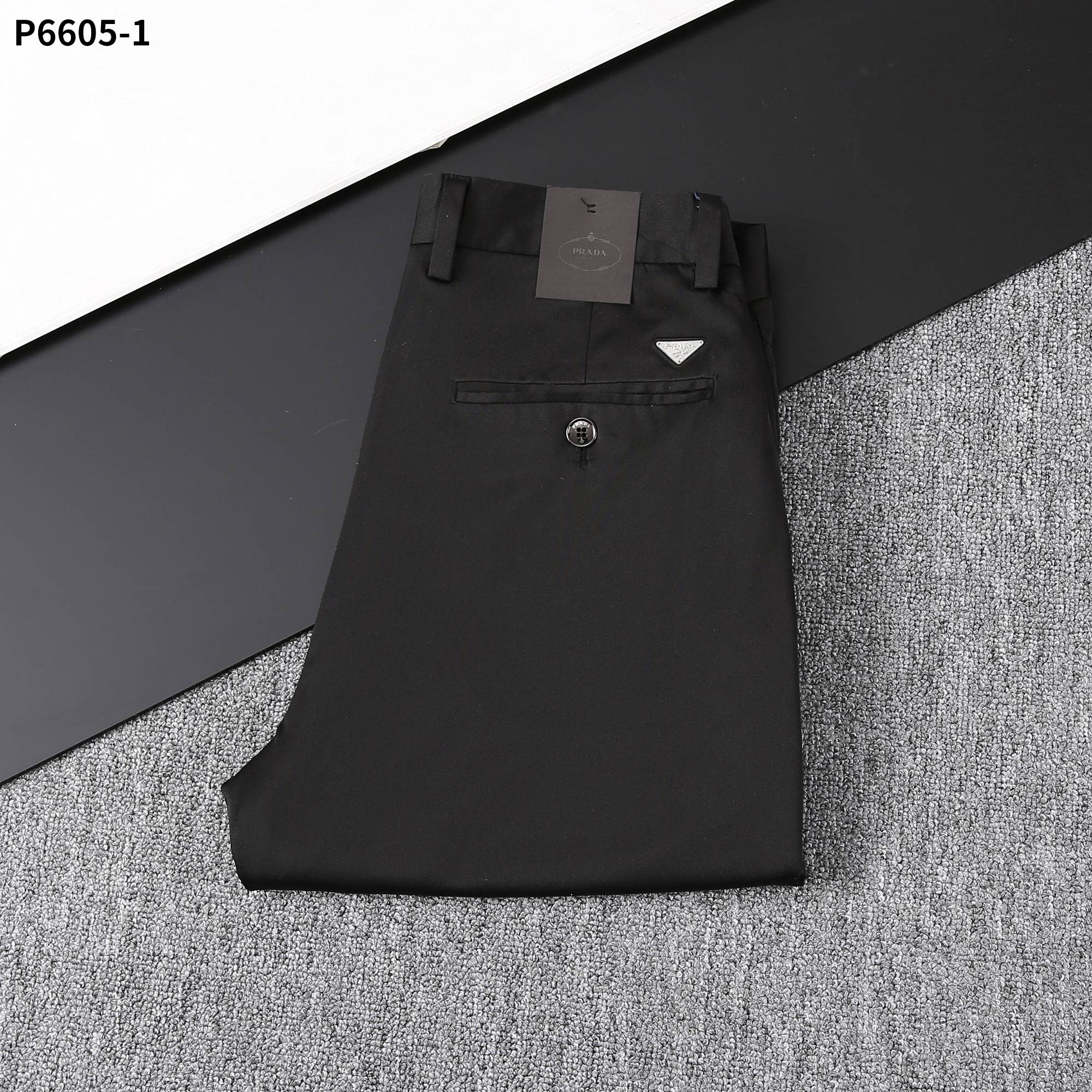 NO:128289,25 Spring and Summer/New casual pants Model number - 1 Size 29-42 It is easy to wear and not picky about the figure. The overall size is mainly for comfort. The trouser legs are just right, making them look slimmer and straight, and easily wear them out with long legs all over the screen, and the aura is fully opened with a lengthening proportion!  ,alexander wang1986090925春夏/新款休闲裤 款号-1 尺码29一42 好穿不挑身材,整体以舒适为主,裤腿大小做的恰到好处,显瘦显腿直,轻松穿出满屏的大长腿,拉长比例气场全开！,,alexander wang,Men's clothing