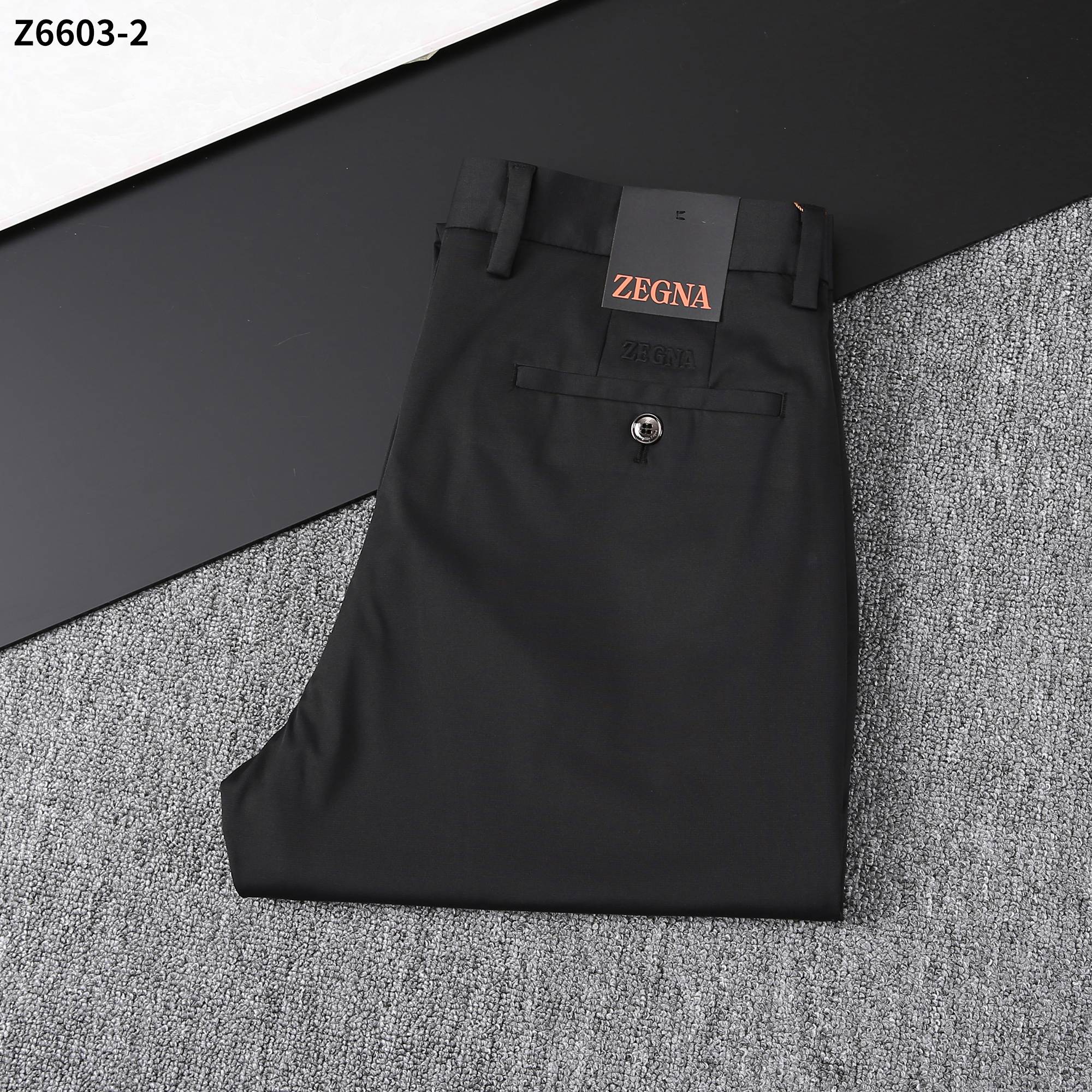 NO:128293,25 Spring/Summer/New casual pants, model number Z6603-2 Size 29-42, easy to wear and not pick on the figure, the overall size is mainly comfortable, the trouser legs are just right, making them look slimmer and straighter, easily wearing them out of the long legs all over the screen, and the aura is fully opened with a lengthening proportion!  ,alexander wang1986090925春夏/新款休闲裤 款号Z6603-2 尺码29一42 好穿不挑身材,整体以舒适为主,裤腿大小做的恰到好处,显瘦显腿直,轻松穿出满屏的大长腿,拉长比例气场全开！,,alexander wang,Men's clothing