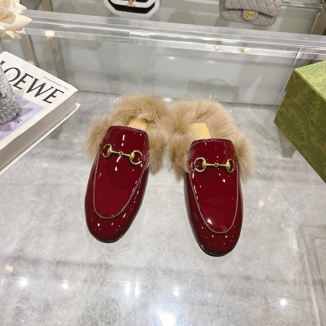 NO:749612,1803-2 burgundy patent leather (35-41) fur mop series fabrics are made of imported patent leather, with top-quality original Tuscan hair on the inner pads, original bronze gold horsebits, original Italian leather outsole [with complete package including certificate of qualification/cloth bag/handbag], half mop, Leather soles198609091803-2 酒红漆皮（35-41）毛拖系列面料采用进口漆皮,内里垫脚顶级原版托斯卡纳毛,原版古铜金马衔扣,意大利原版真皮大底［内配合格证／布袋／手提袋等全套包装］,半拖,Leather soles,Women's Shoes