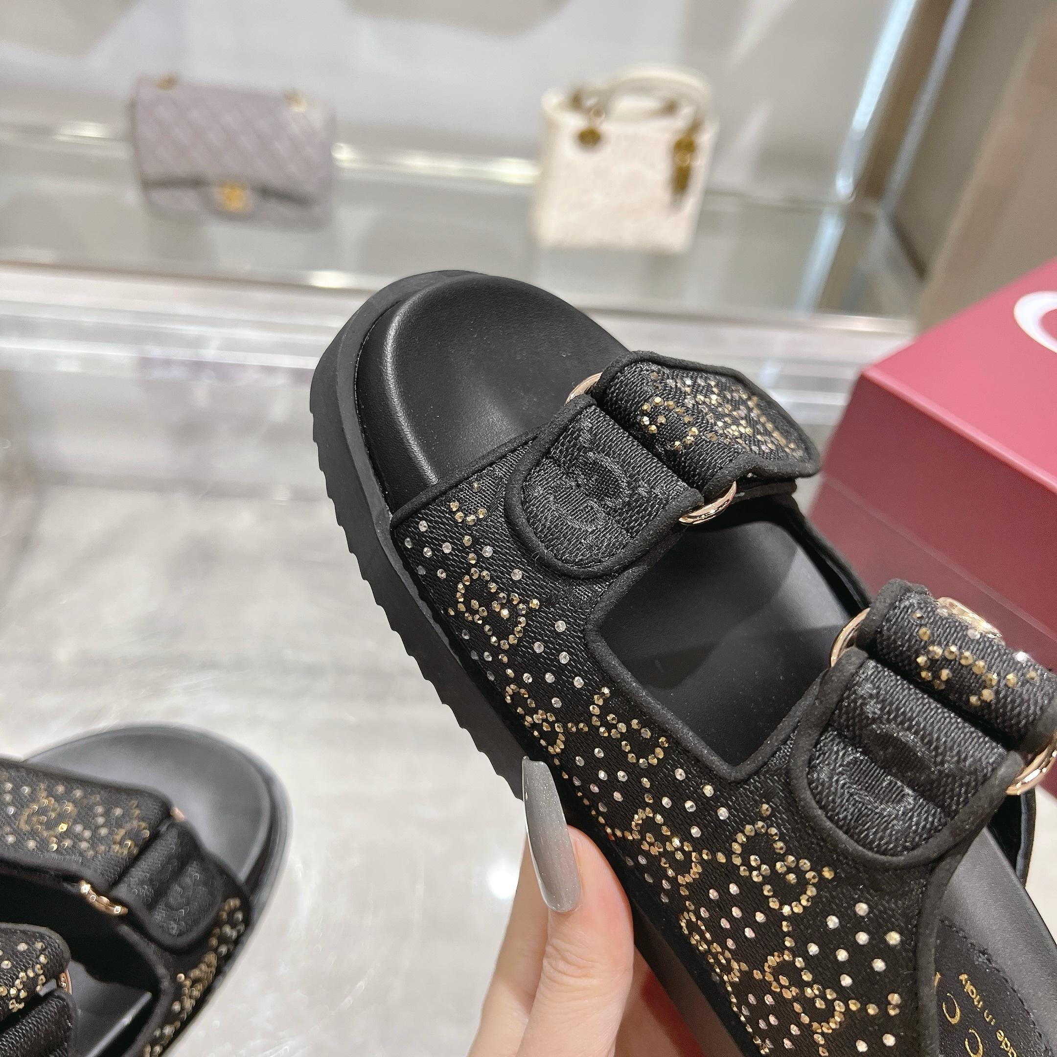 Gucci Women's Crystal Embellished Double G Flat Sandals 7 a1737312755910 6613