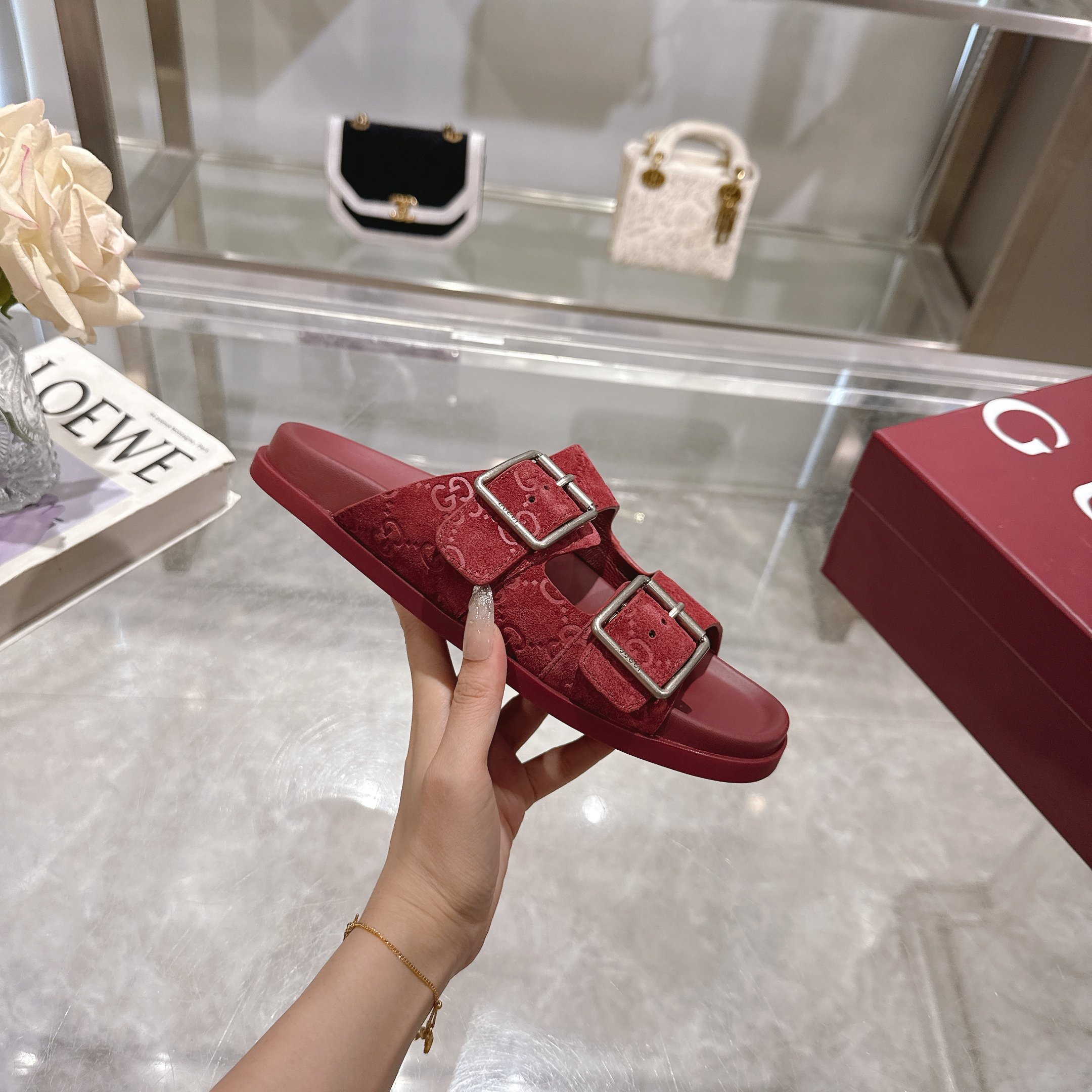 Gucci Red Angora Leather Sandals with Double G Hardware and Flat Heel 4 a1744898027190 0573
