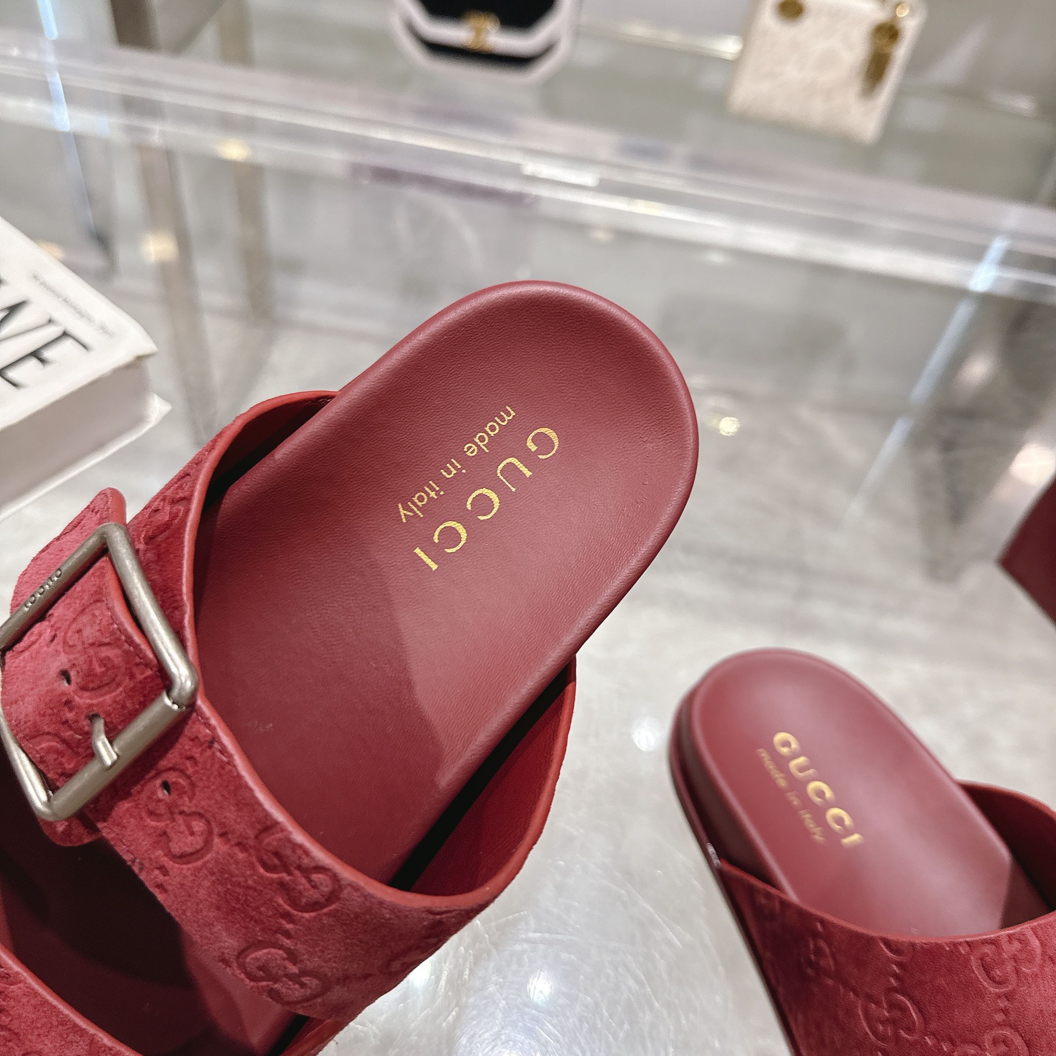 Gucci Red Angora Leather Sandals with Double G Hardware and Flat Heel 7 a1744898027336 0322