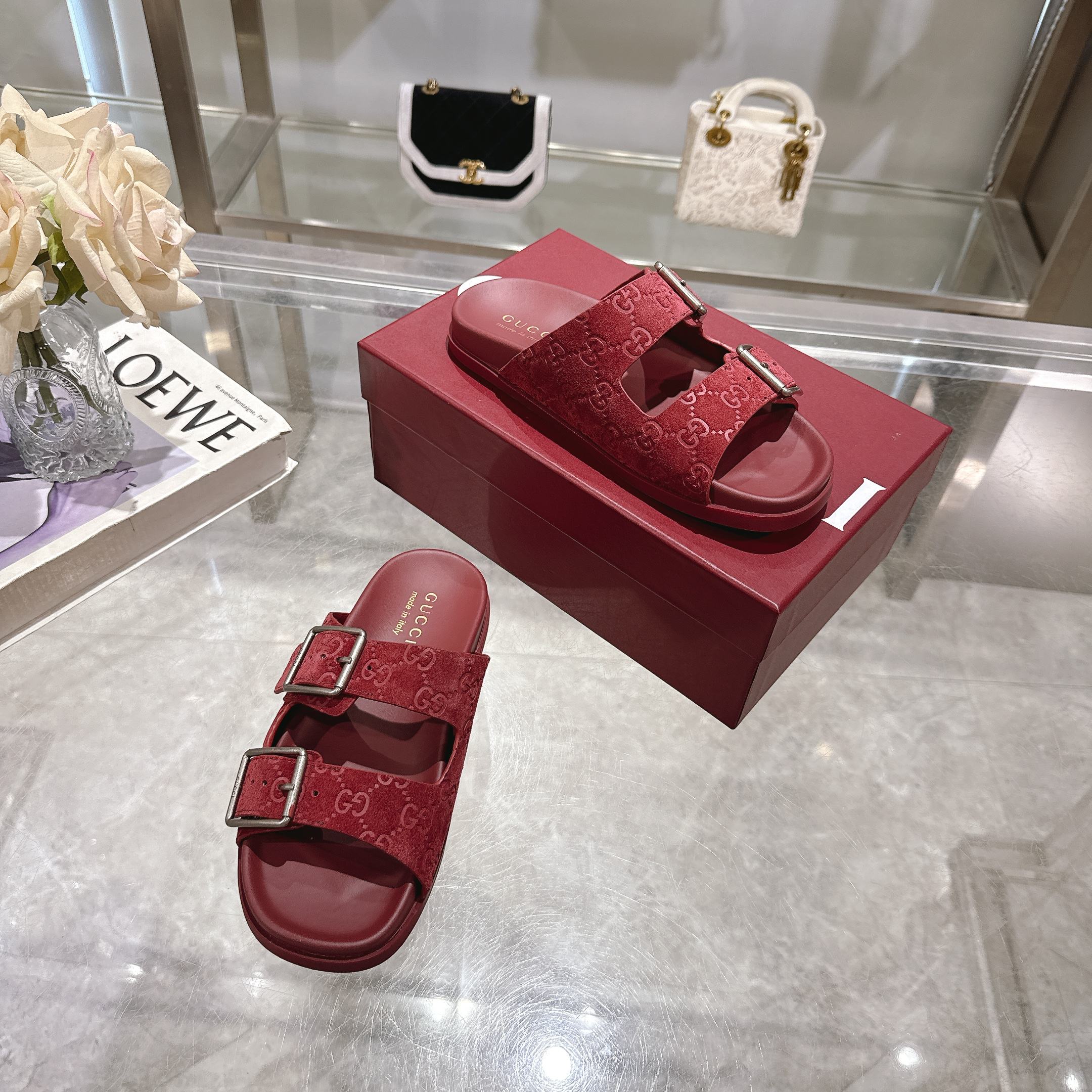 Gucci Red Angora Leather Sandals with Double G Hardware and Flat Heel 6 a1744898027559 0234