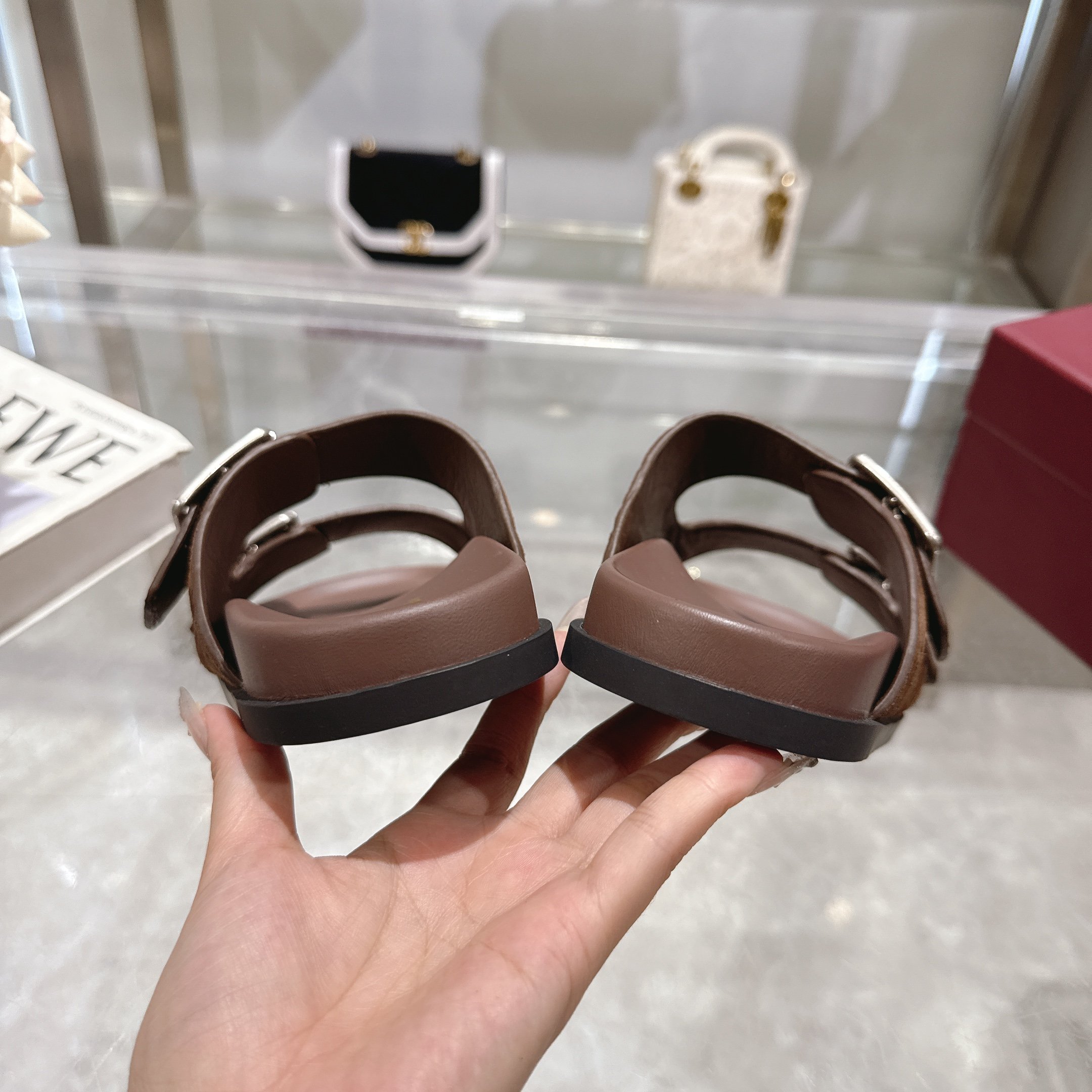 Gucci Brown Leather Double G Buckle Slide Sandals - Classic & Stylish 8 a1744898142710 5321