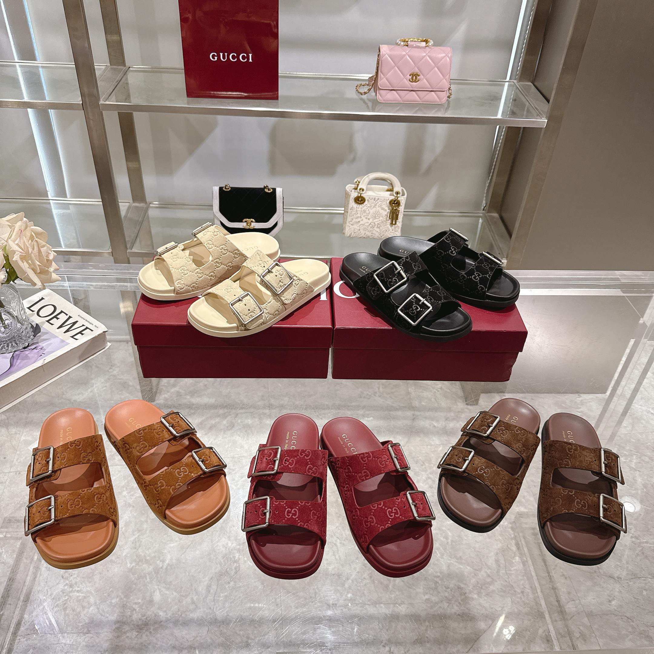 Gucci Women's Angora Red Leather Sandals with Double G Hardware 10 a1744898178349 4611