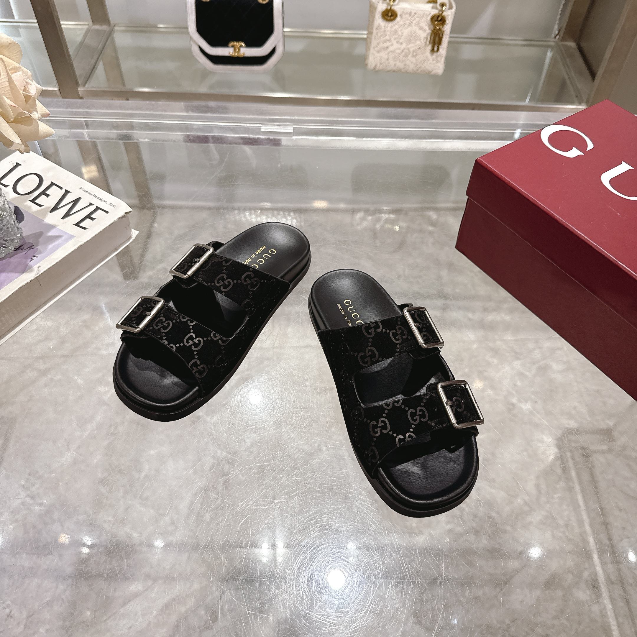 Gucci Women's GG Leather Flat Sandals with Double G Hardware 3 a1744898275556 3313