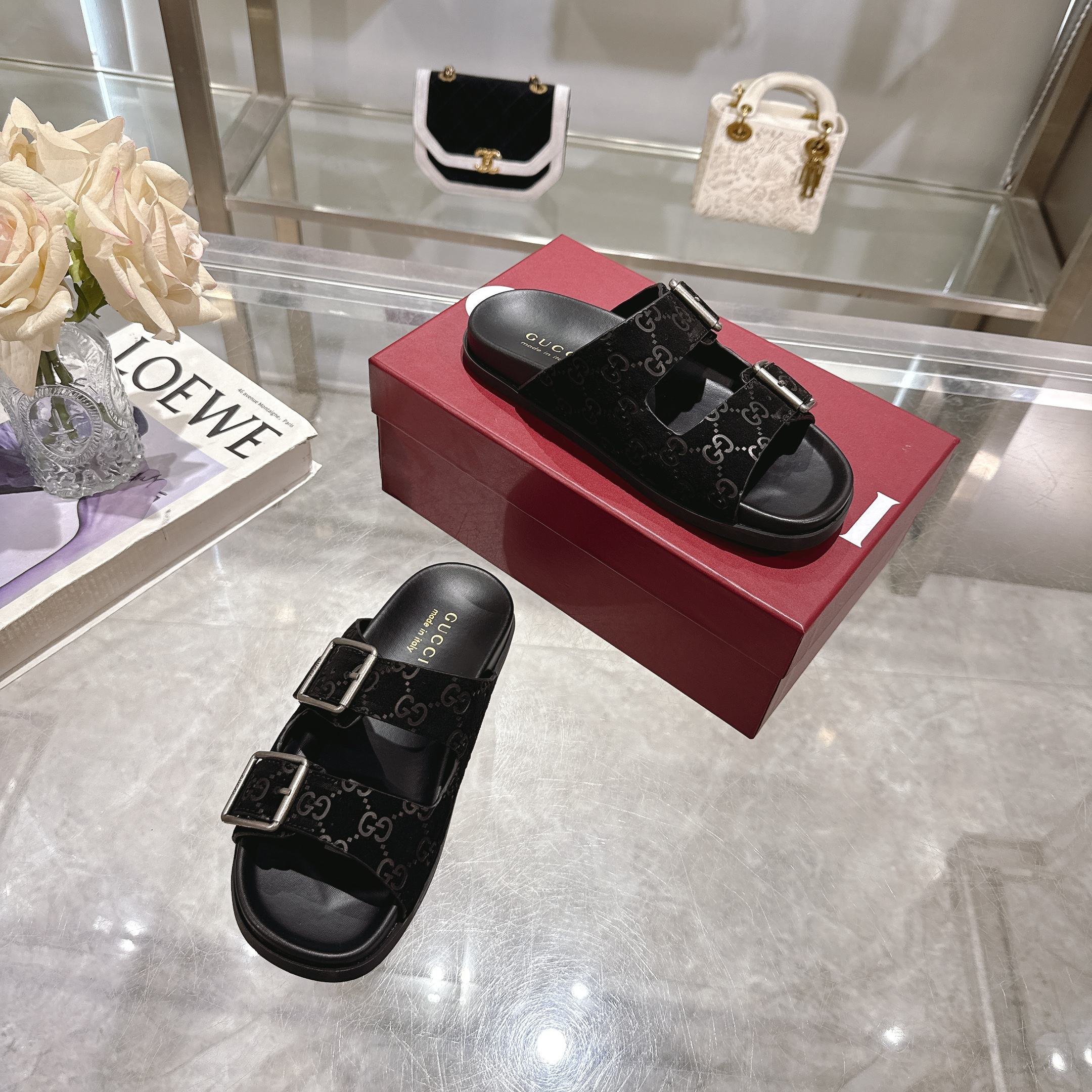 Gucci Women's GG Leather Flat Sandals with Double G Hardware 6 a1744898275706 2472