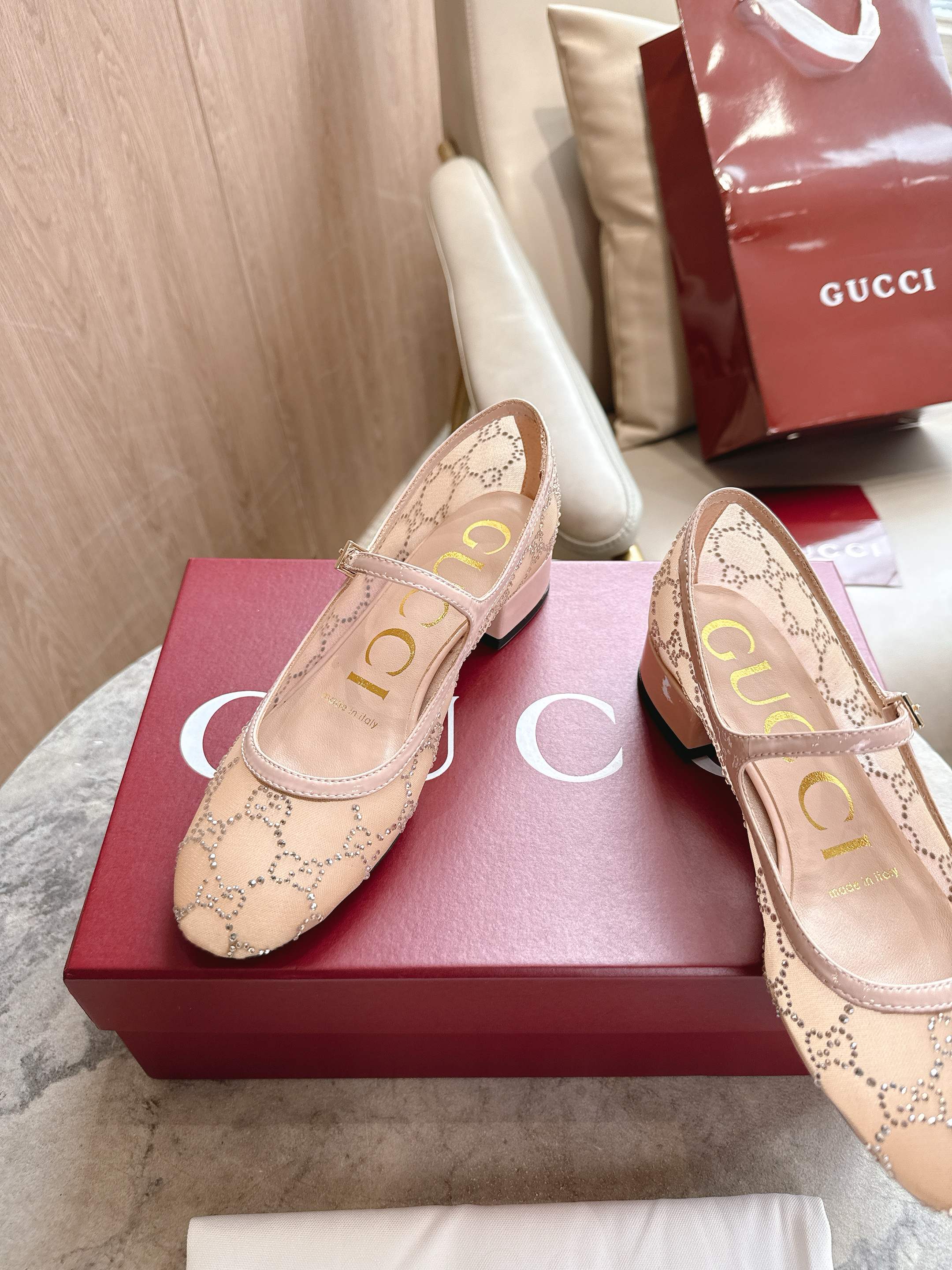 GG Crystal Ballerina Flats: Contemporary Design Celebrating House Logo