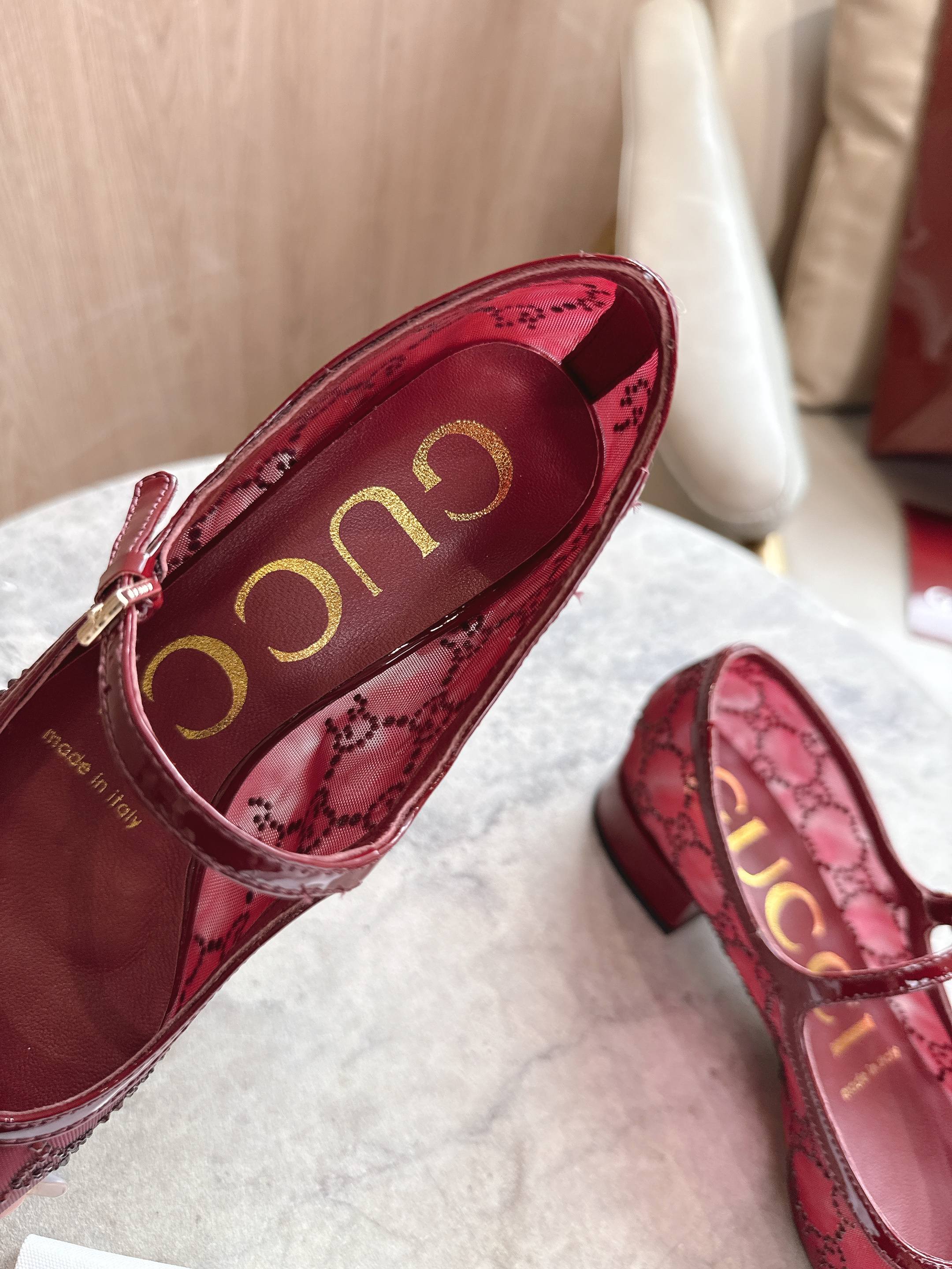 “Contemporary Ballerina Flats with GG Crystal Detail and House Logo Celebration” - 图片 5
