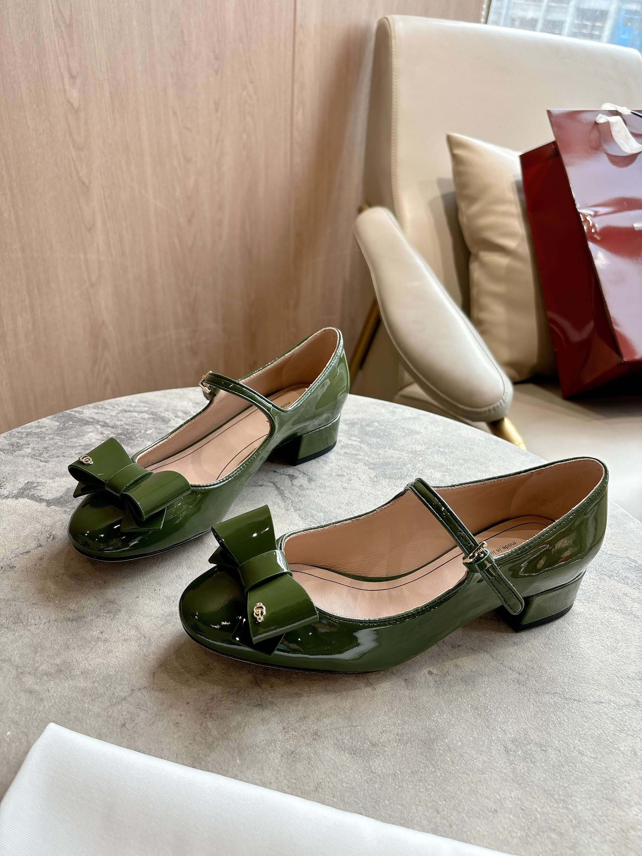 Gucci Green Ballet Flats with Double-G Bow Detail and Low Heels - 图片 5