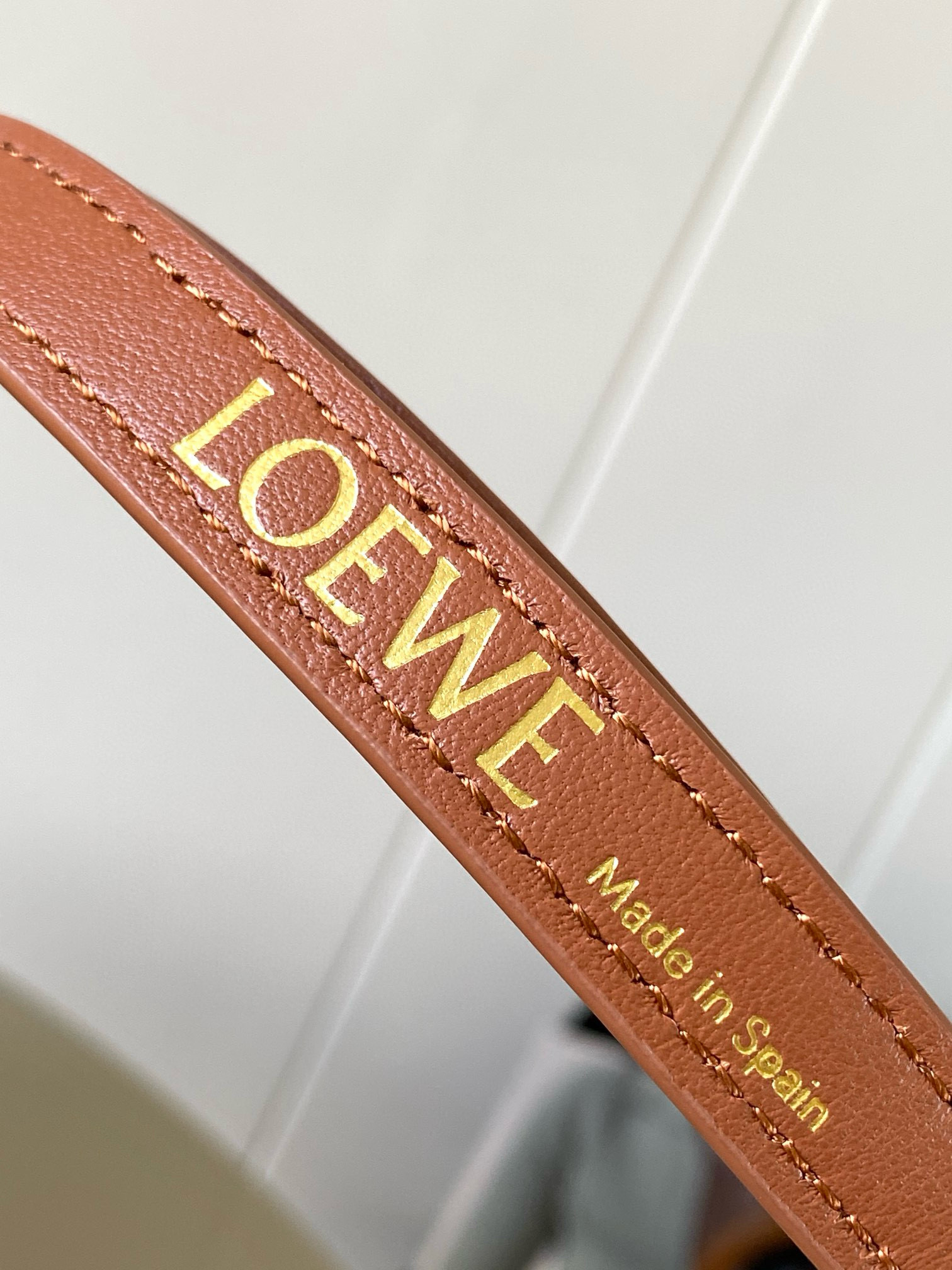 Christian Louboutin 限时特价纳帕牛皮革 Amazona 23 手袋 Amazona 是 LOE WE 的标志性手袋
