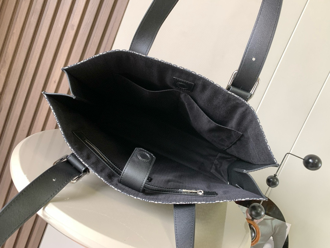 Loewe Buckle Tote Bag in Anagram Canvas and Leather Trim, 38.7x9.2x32.9cm 8 i1745115183582 5692 0 7