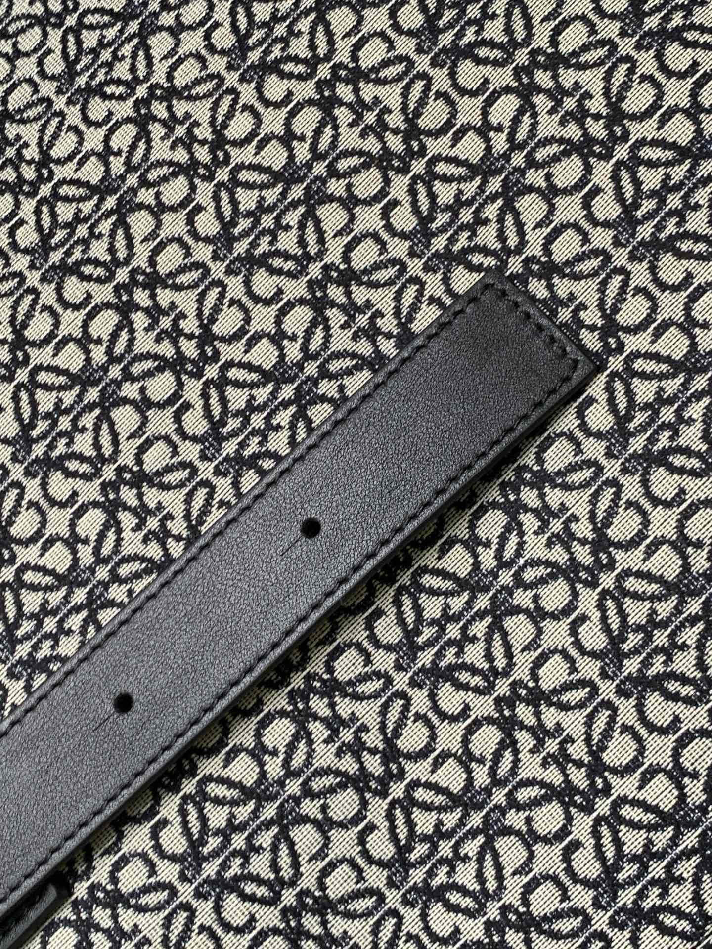 Loewe Buckle Tote Bag in Anagram Canvas and Leather Trim, 38.7x9.2x32.9cm 6 i1745115193404 7847 0 5