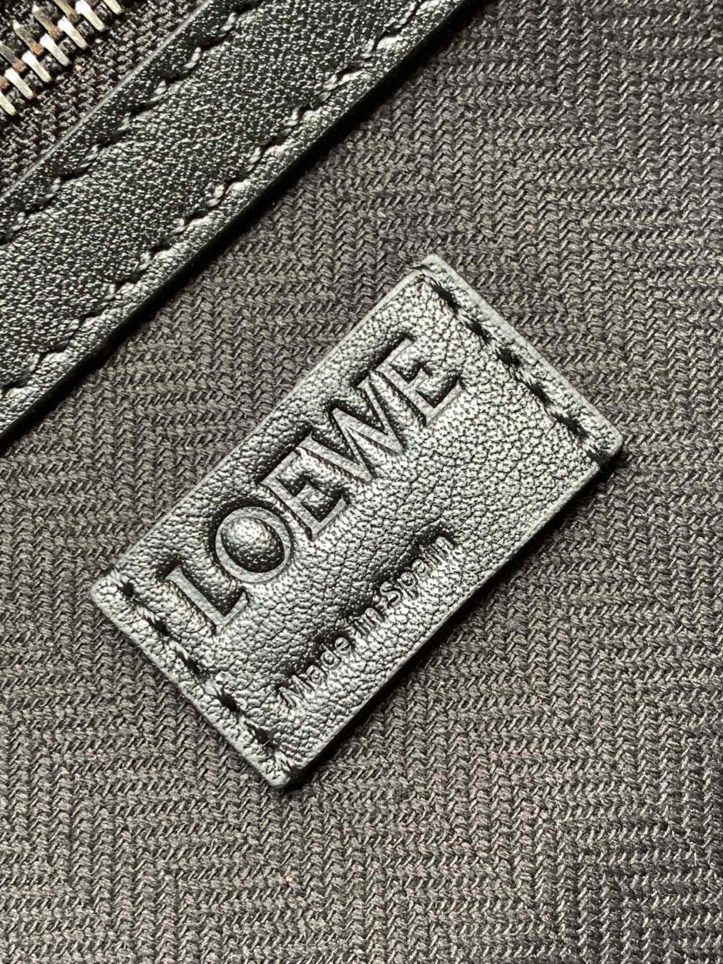 Loewe Leather Buckle Horizontal Tote Bag,38.7cm,Black 8 i1745115257223 1393 0 7