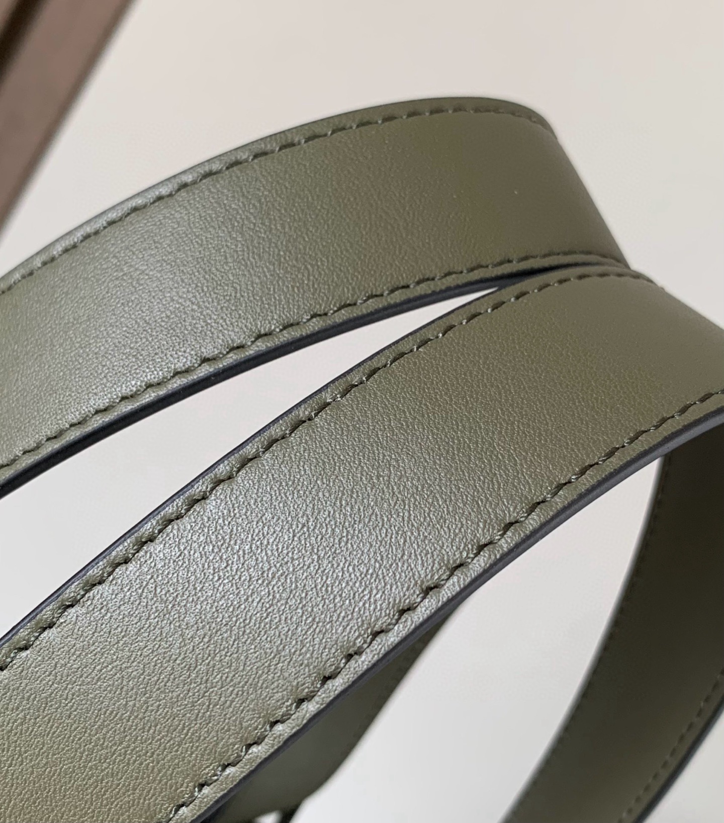 Loewe Buckle Horizontal Tote Bag in Classic Calfskin Leather, Green 7 i1745115320908 4981 0 6