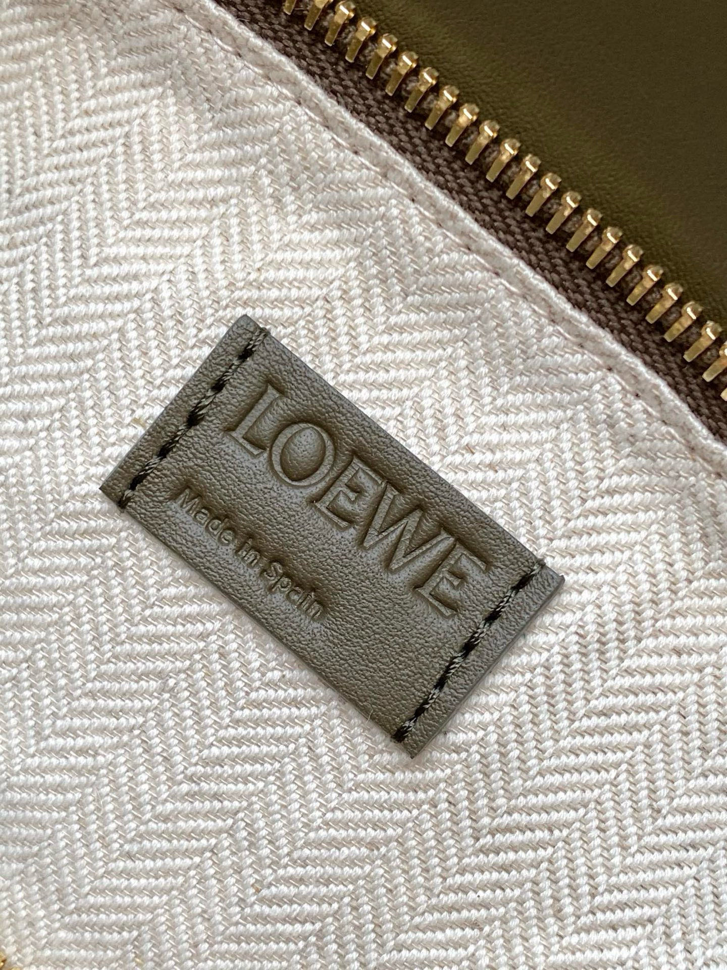 Loewe Puzzle Small Bag, Nappa Calfskin Leather, 24cm - Geometric Design 9 i1751098990742 1037 0 8