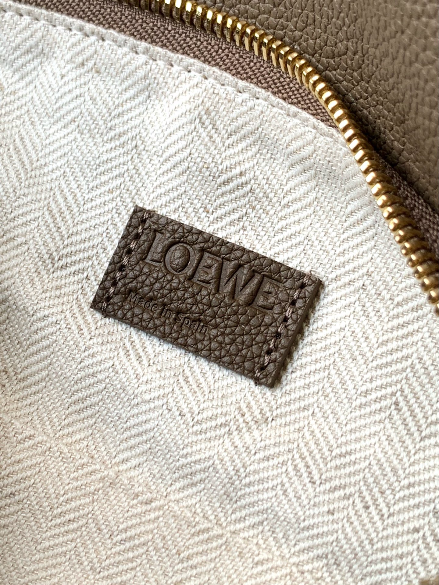 Loewe Puzzle Small Bag, Geometric Design, Nappa Calfskin Leather, 24 cm 10 i1751954870448 6096 0 8