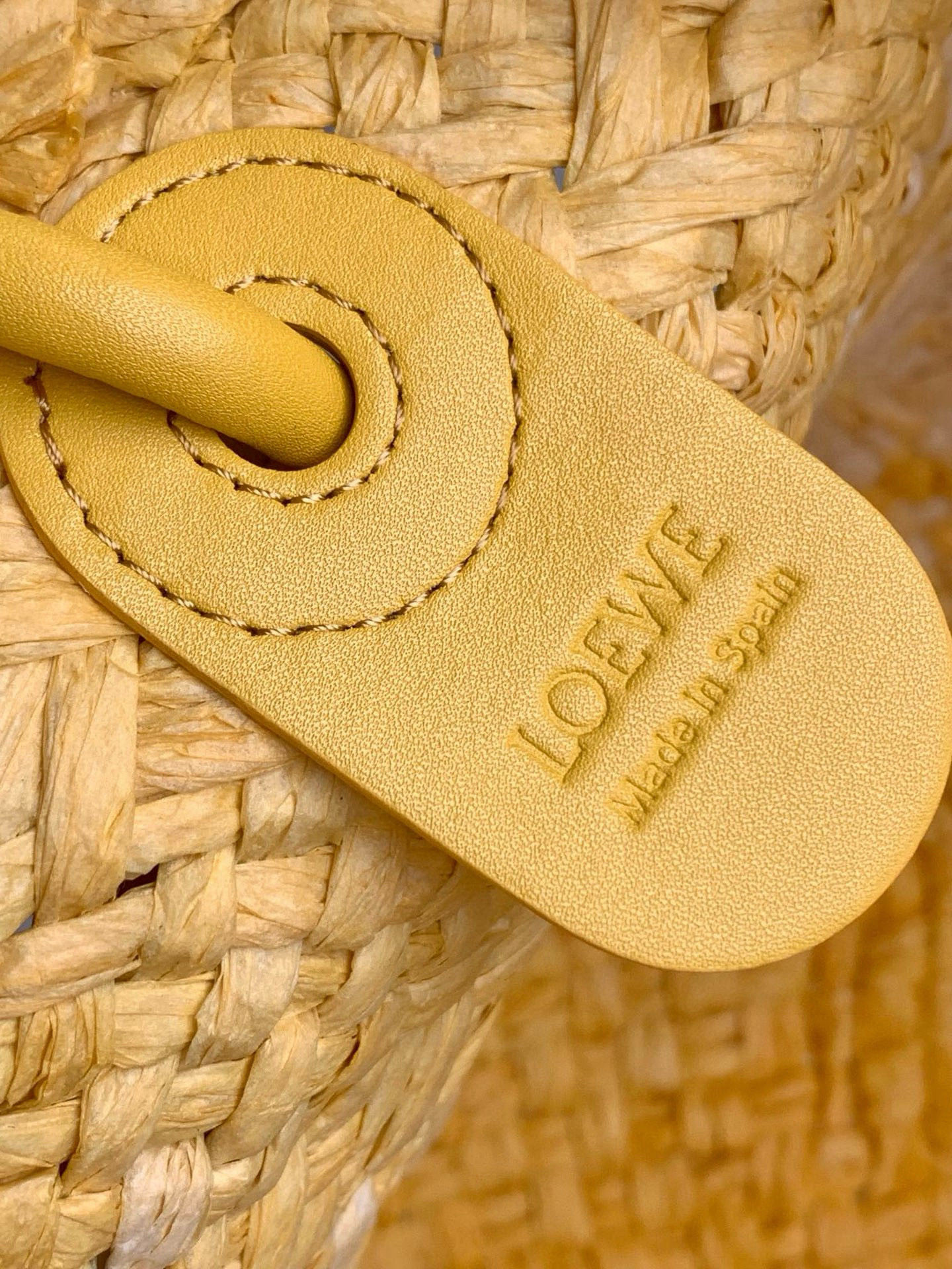 Hand-Woven Iraka Palm Fibre Basket Bag with Cow Leather Details - 图片 8