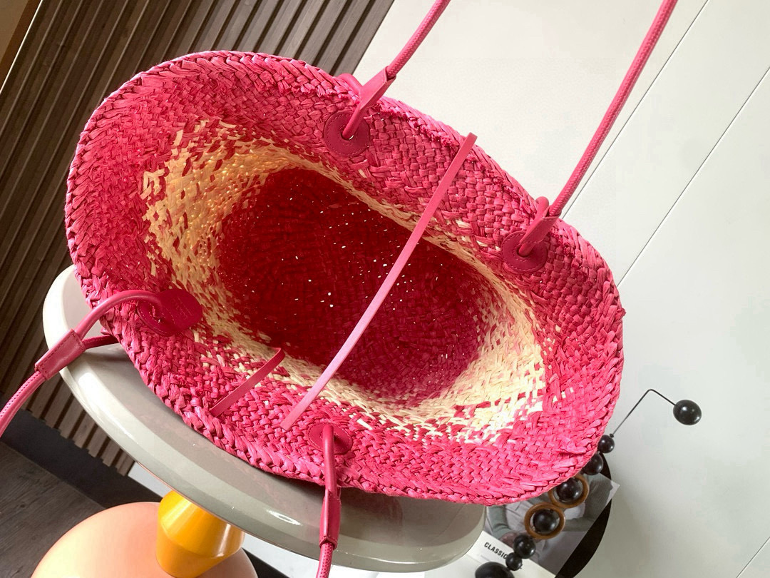 Hand-Woven Iraka Palm Fibre Basket Bag with Cow Leather Details - 图片 9