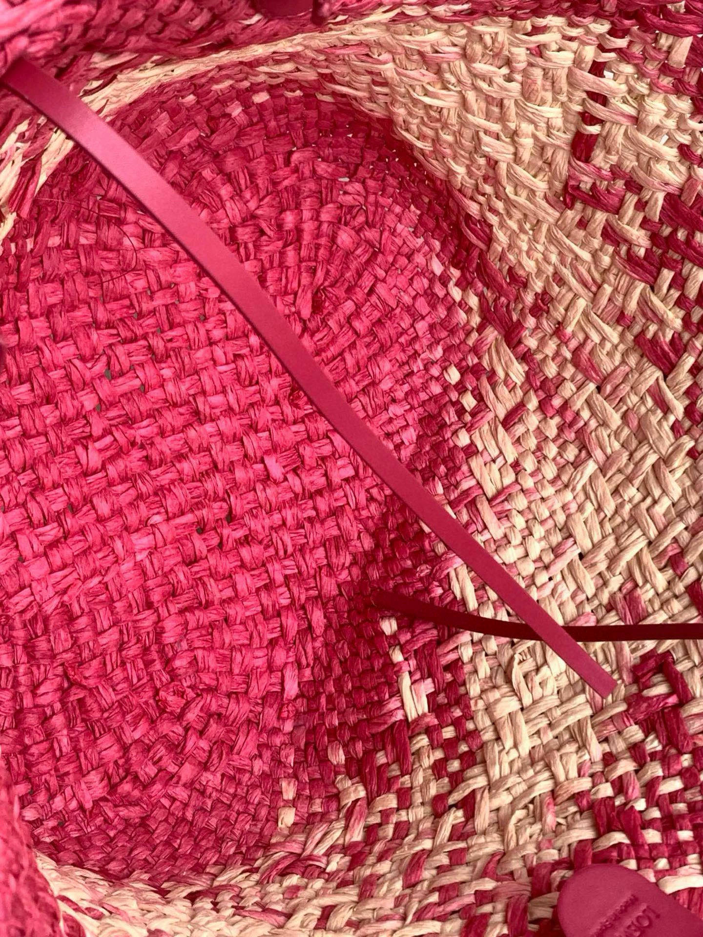 Hand-Woven Iraka Palm Fibre Basket Bag with Cow Leather Details - 图片 8
