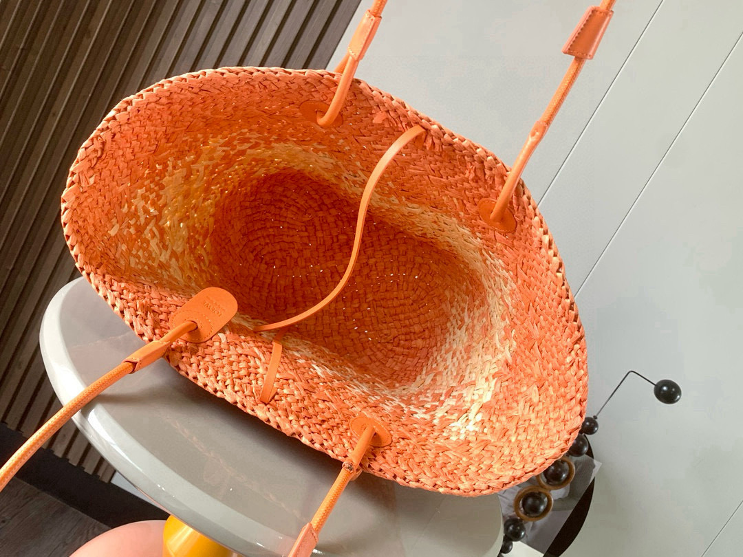 Hand-Woven Iraka Palm Fibre Basket Bag with Cow Leather Details - 图片 9