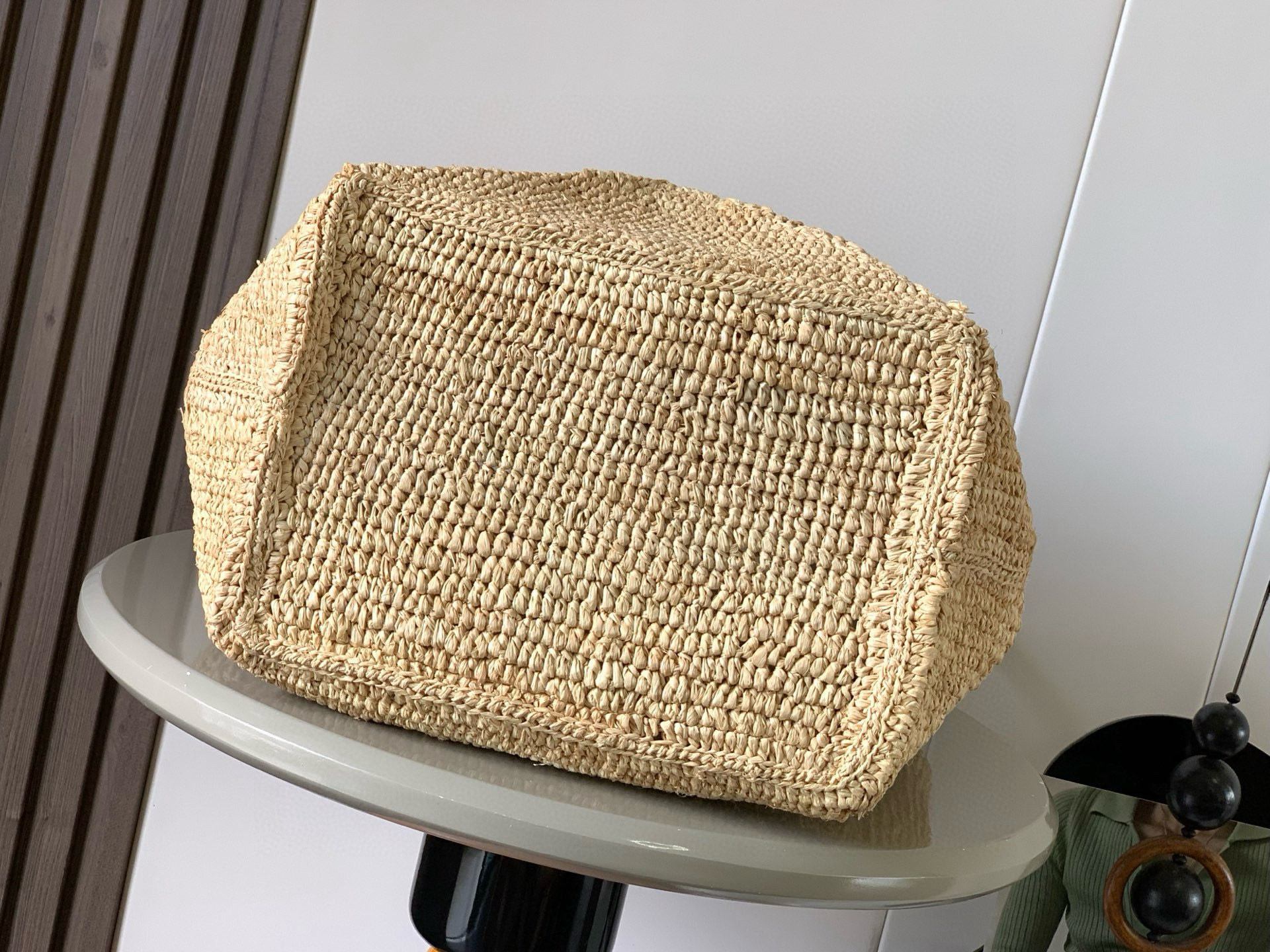 Loewe 中号31cm 拉菲草 Puzzle Fold 手袋Puzzle Fold 采用轻盈几何结构设计