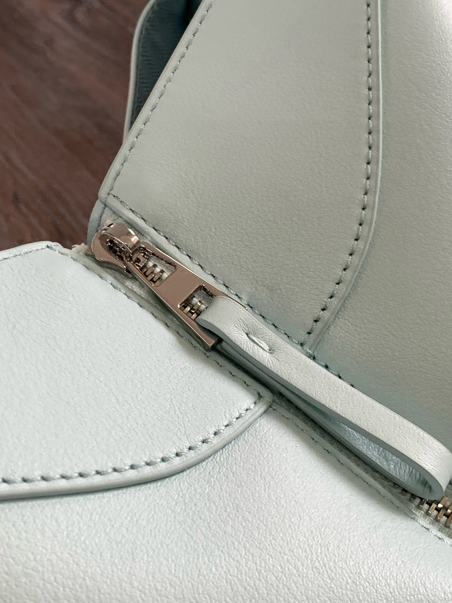 Givenchy 特价吊床包20CM新尺寸 bag吊床包疯狂翻牌 太 了