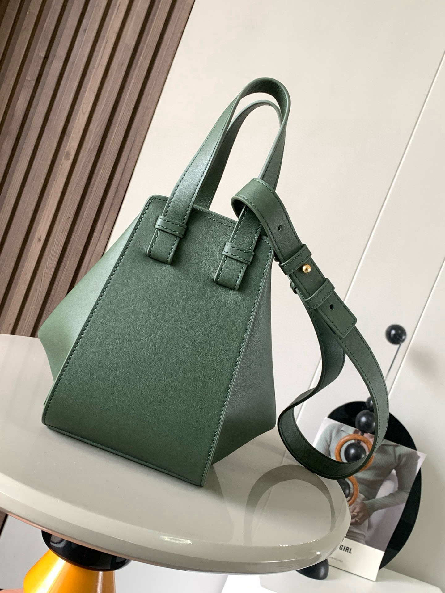 Loewe 特价吊床包20CM新尺寸 bag吊床包疯狂翻牌 太 了