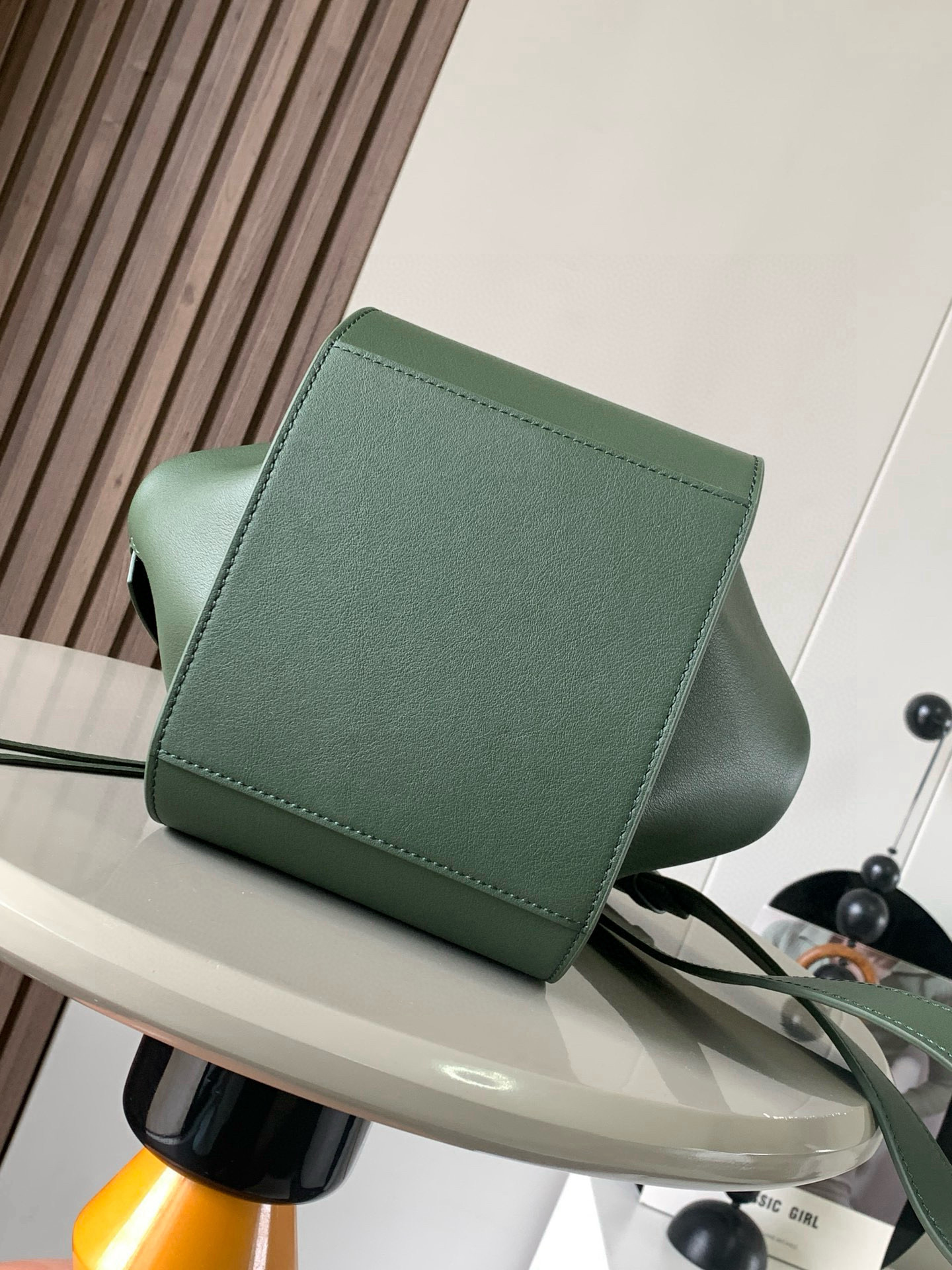 Loewe 特价吊床包20CM新尺寸 bag吊床包疯狂翻牌 太 了