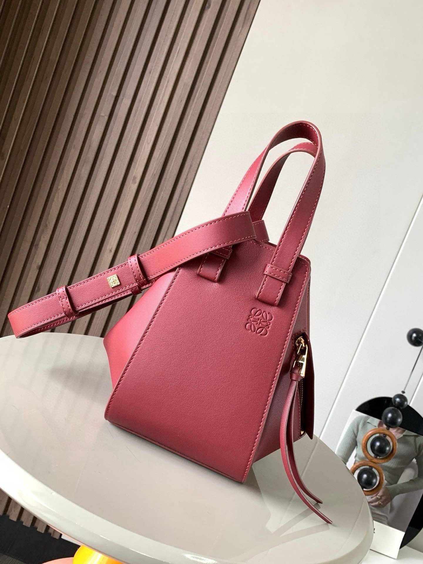 Loewe 特价吊床包20CM新尺寸 bag吊床包疯狂翻牌 太 了