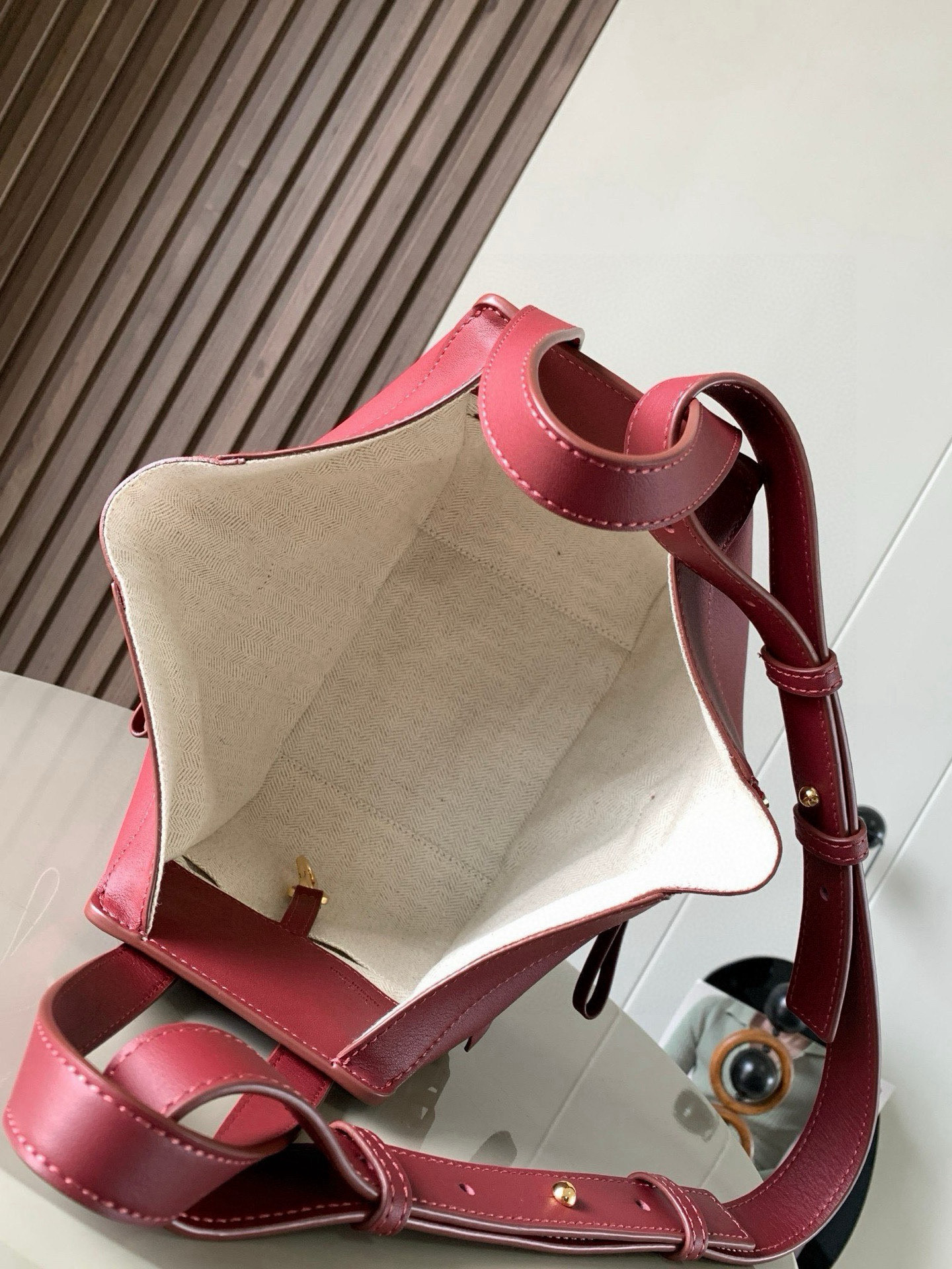 Loewe 特价吊床包20CM新尺寸 bag吊床包疯狂翻牌 太 了