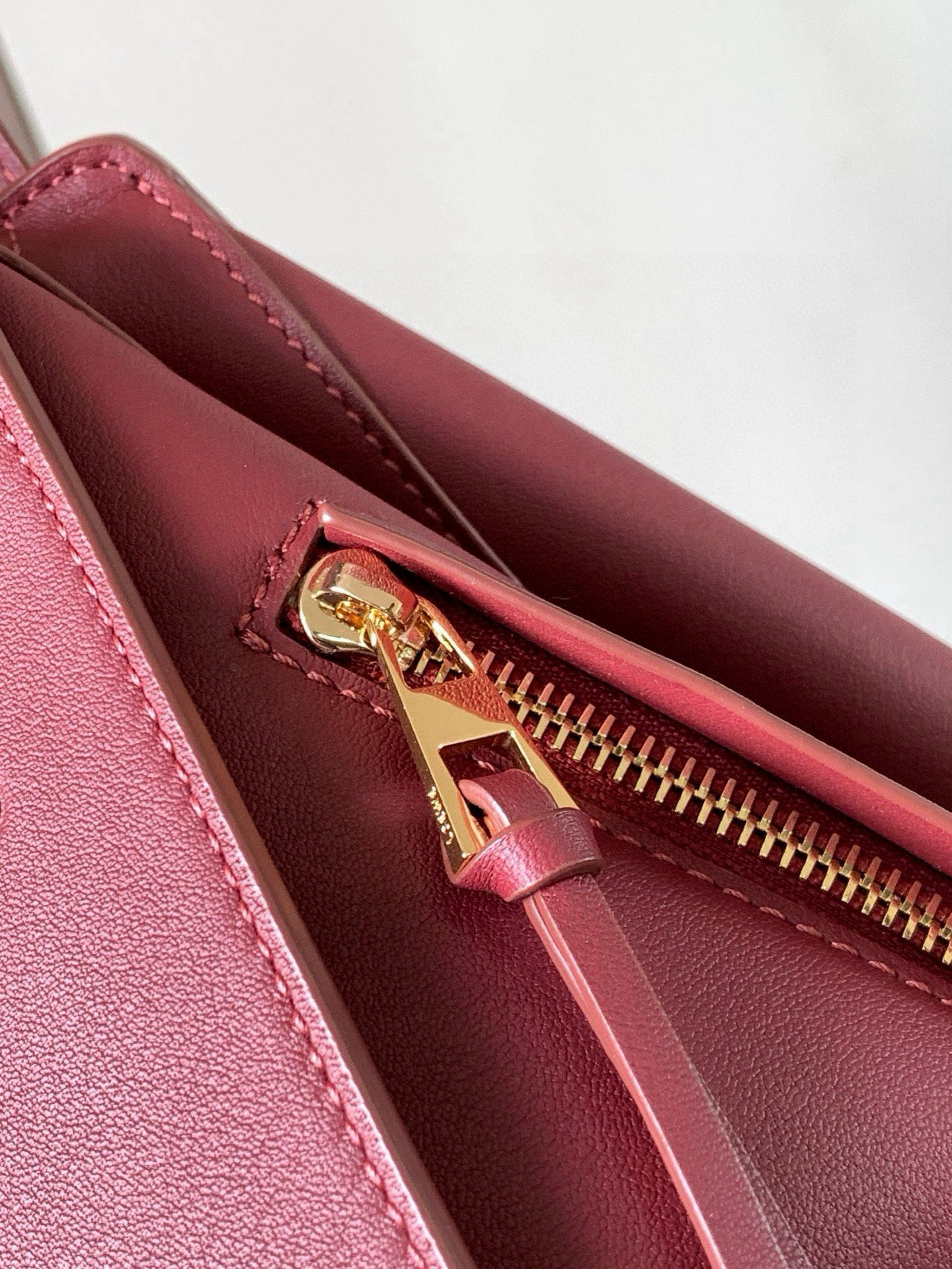 Loewe 特价吊床包20CM新尺寸 bag吊床包疯狂翻牌 太 了