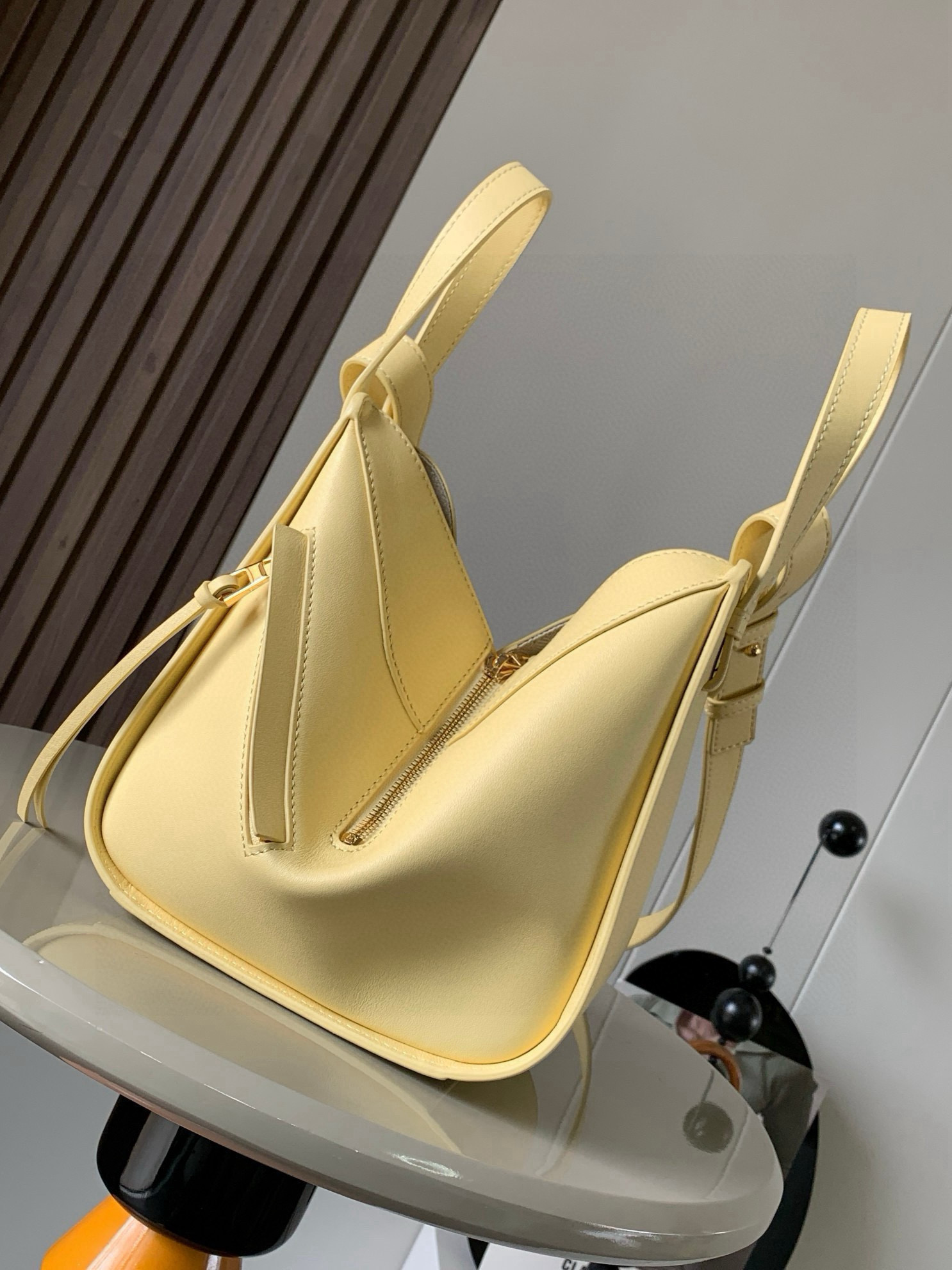 Loewe 特价吊床包20CM新尺寸 bag吊床包疯狂翻牌 太 了