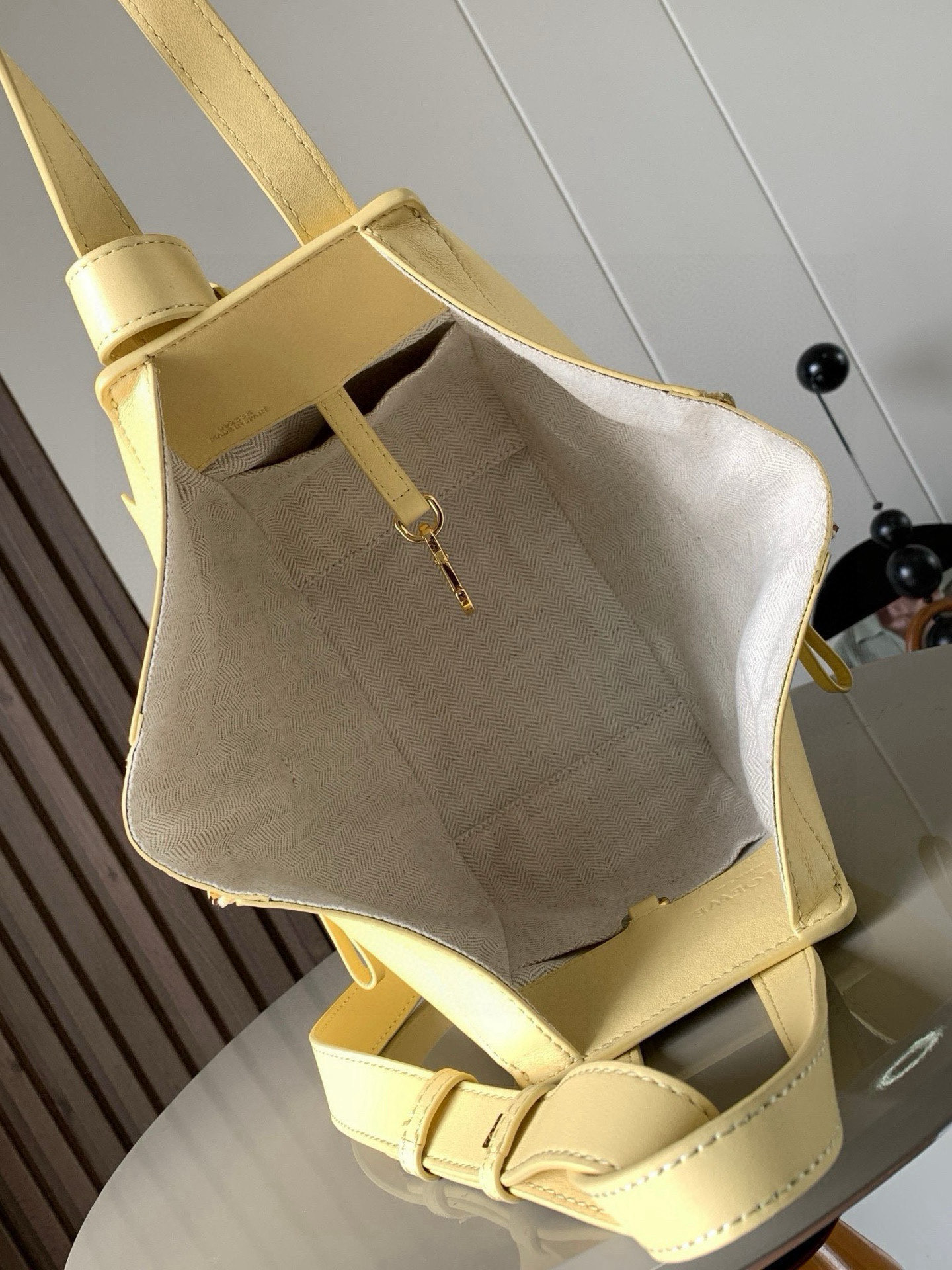 Loewe 特价吊床包20CM新尺寸 bag吊床包疯狂翻牌 太 了