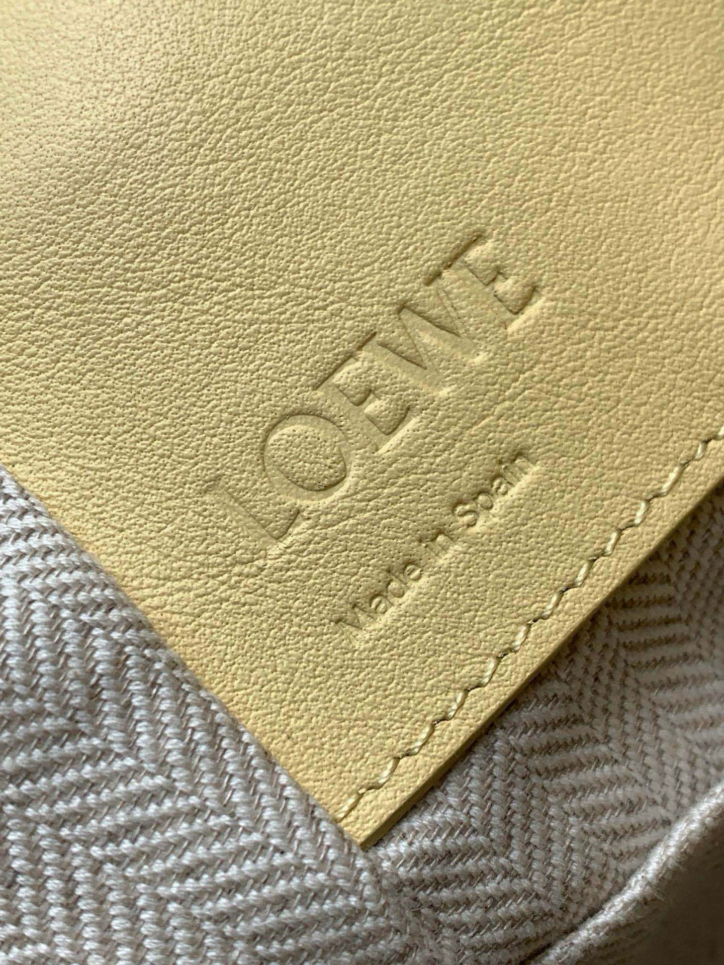 Loewe 特价吊床包20CM新尺寸 bag吊床包疯狂翻牌 太 了