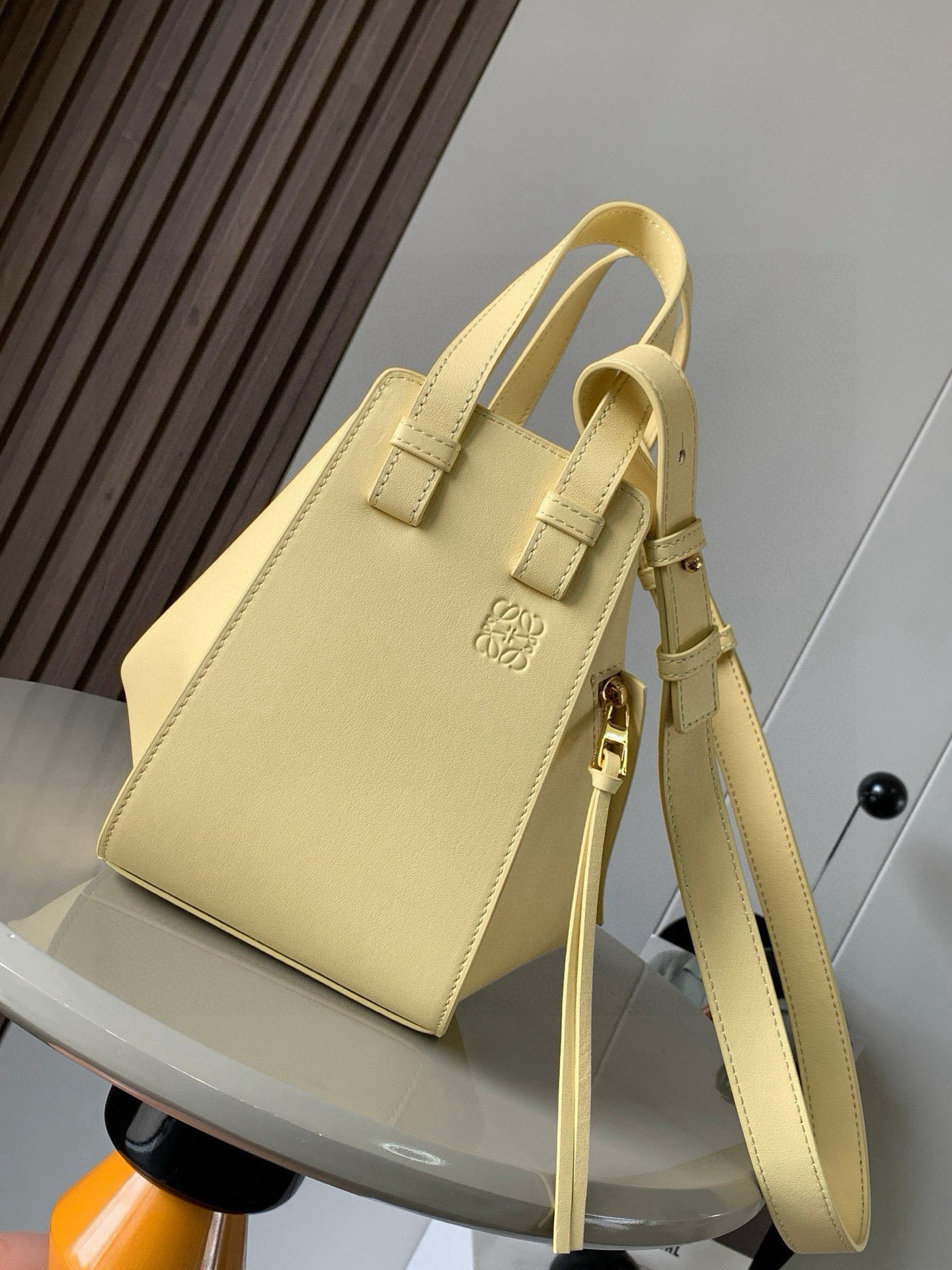 Loewe 特价吊床包20CM新尺寸 bag吊床包疯狂翻牌 太 了