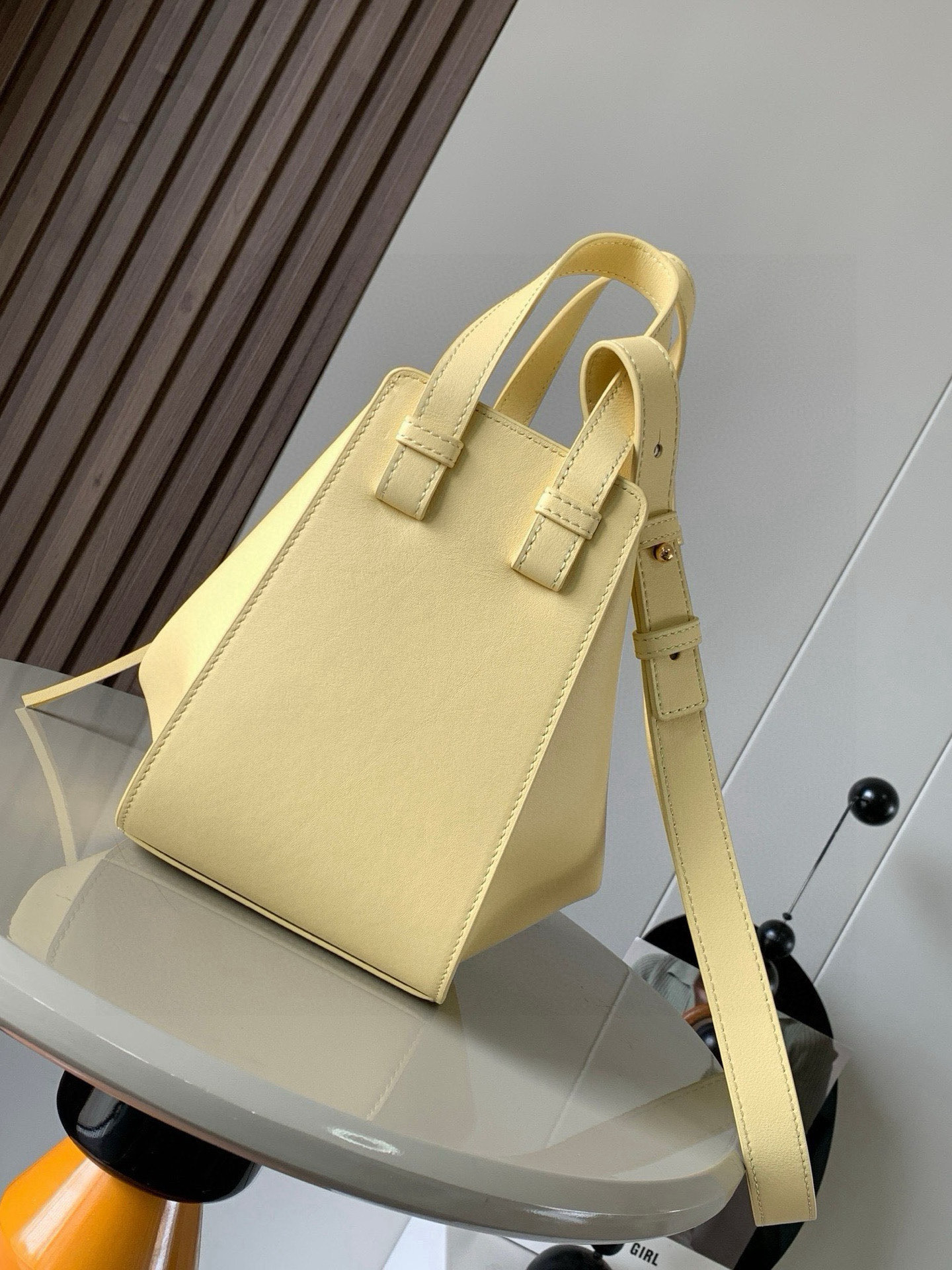 Loewe 特价吊床包20CM新尺寸 bag吊床包疯狂翻牌 太 了