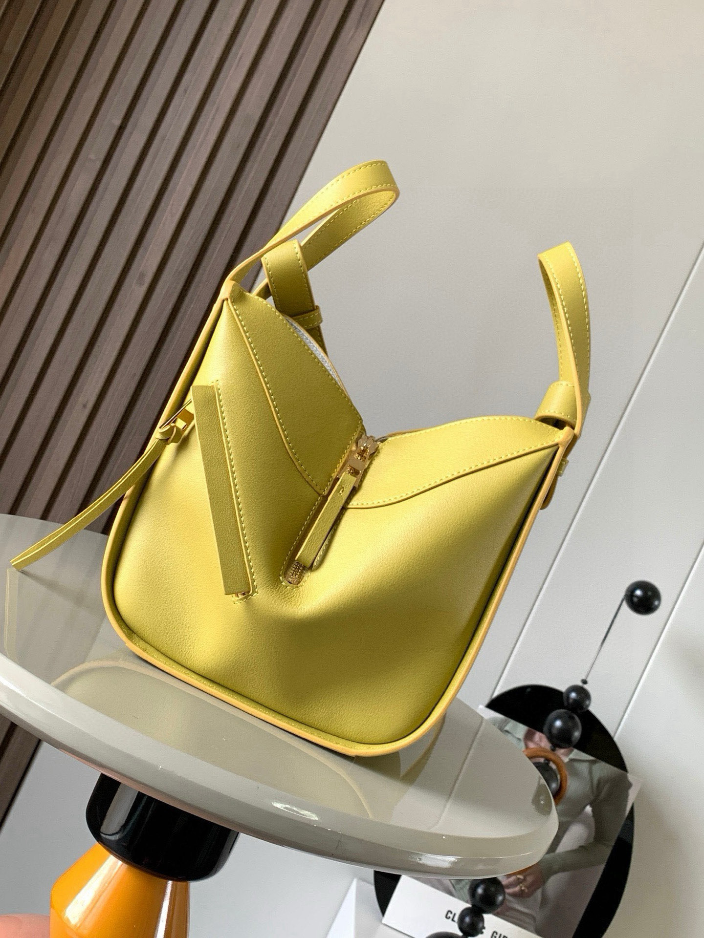 Loewe 特价吊床包20CM新尺寸 bag吊床包疯狂翻牌 太 了