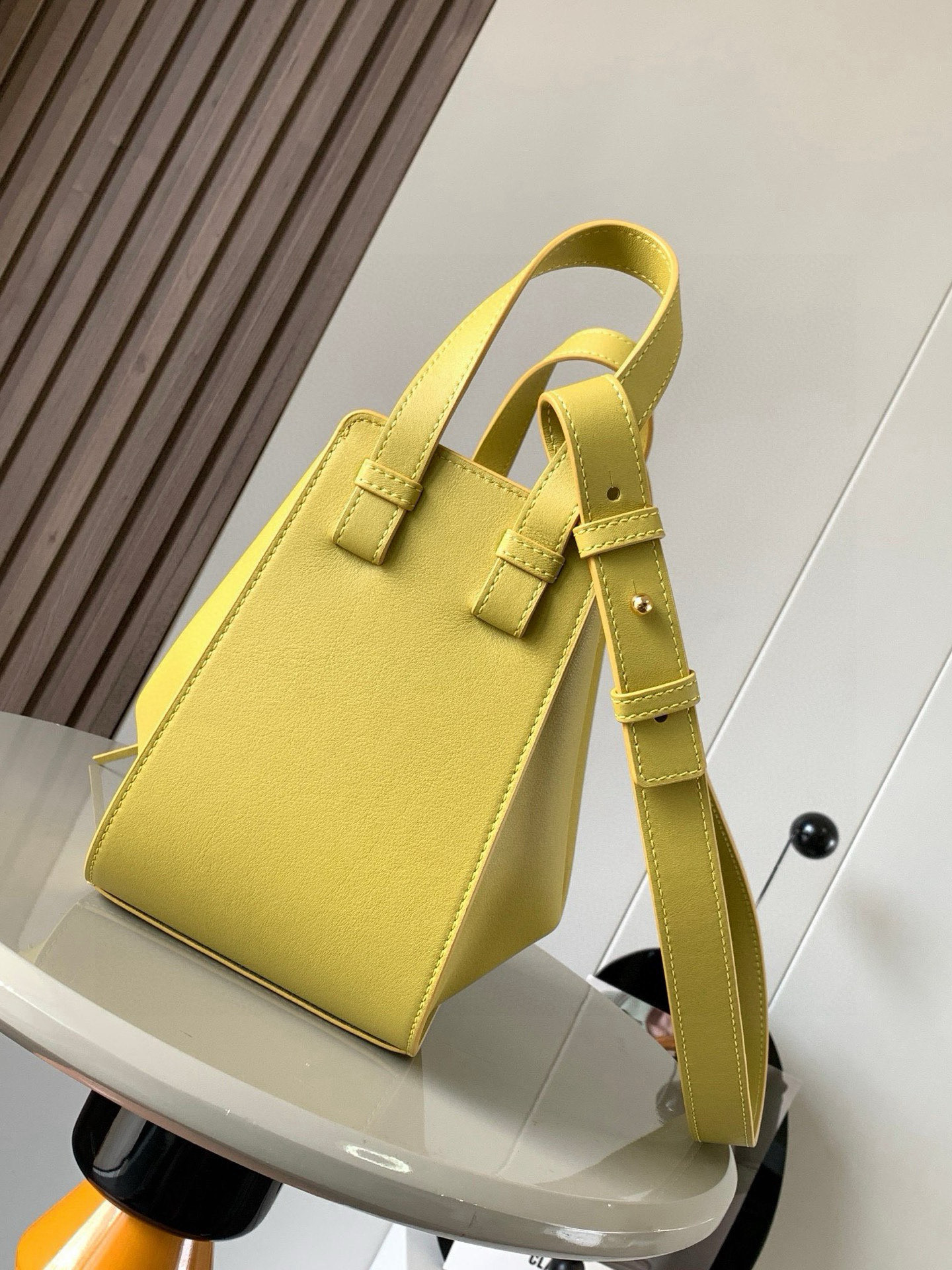 Loewe 特价吊床包20CM新尺寸 bag吊床包疯狂翻牌 太 了
