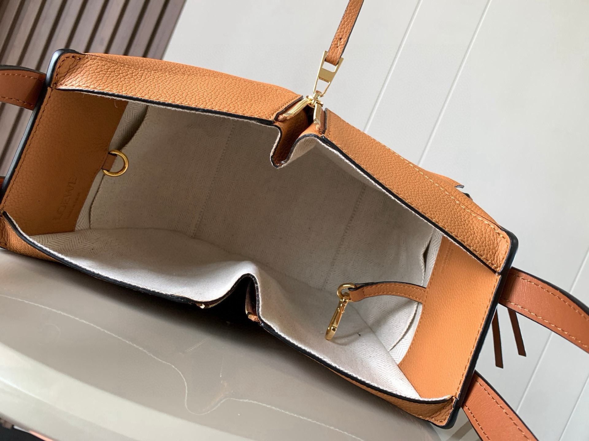Loewe 特价吊床包20CM新尺寸 bag吊床包疯狂翻牌 太 了