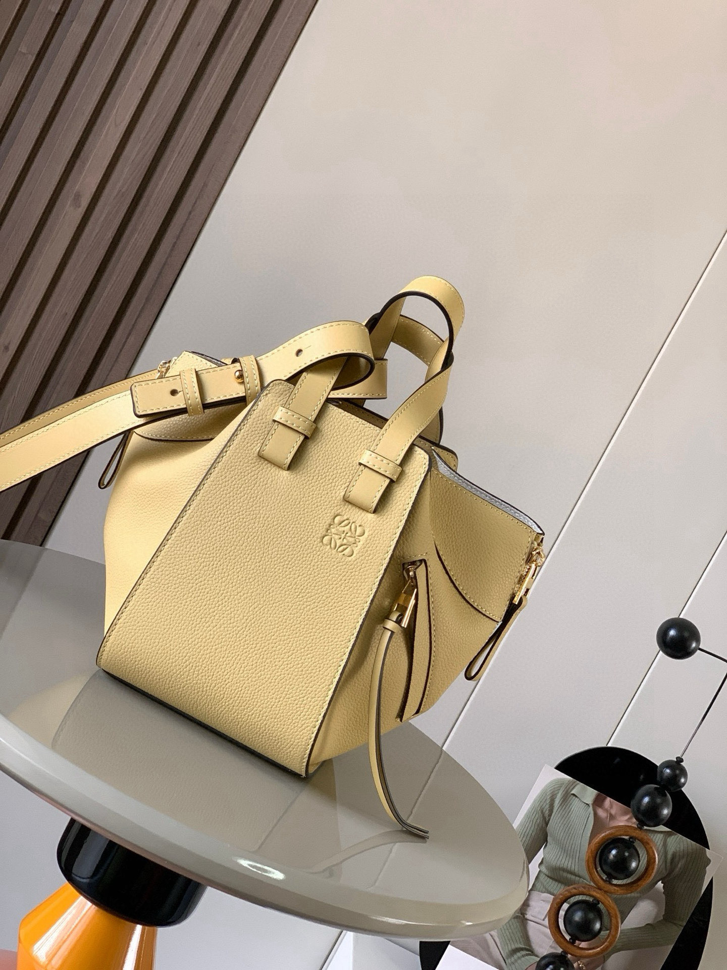 Loewe 特价吊床包20CM新尺寸 bag吊床包疯狂翻牌 太 了
