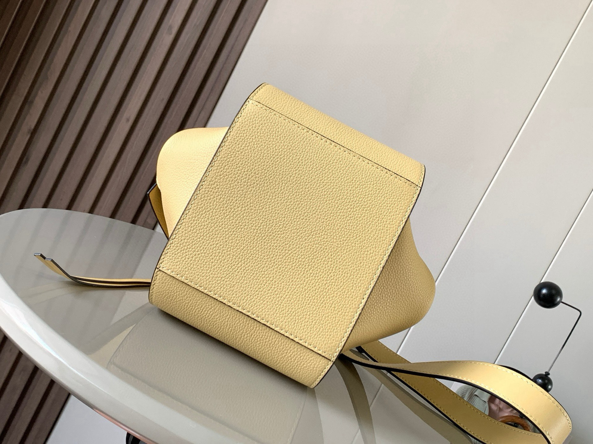 Loewe 特价吊床包20CM新尺寸 bag吊床包疯狂翻牌 太 了
