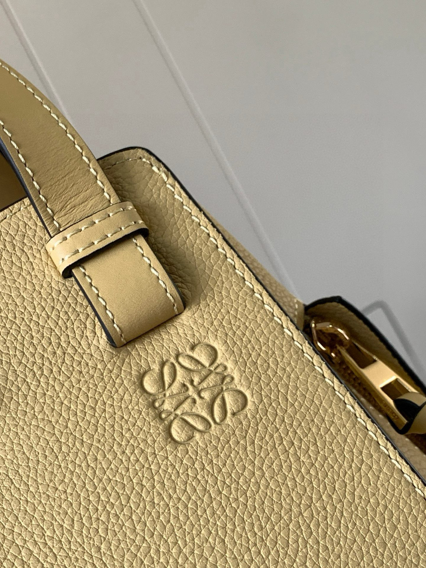 Loewe 特价吊床包20CM新尺寸 bag吊床包疯狂翻牌 太 了