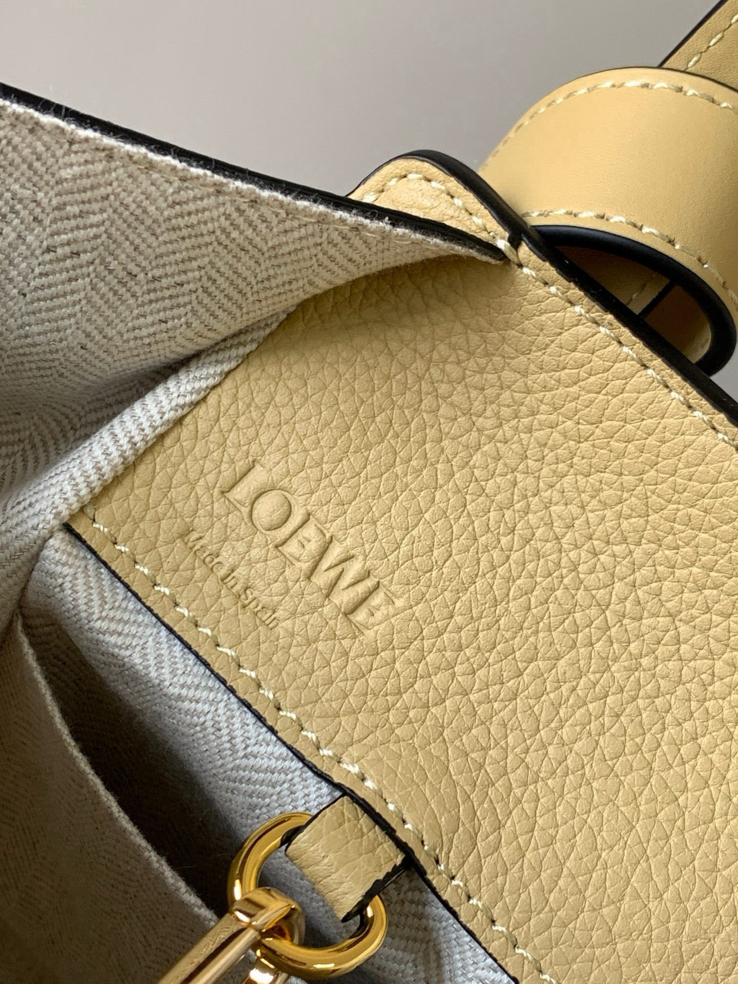 Loewe 特价吊床包20CM新尺寸 bag吊床包疯狂翻牌 太 了