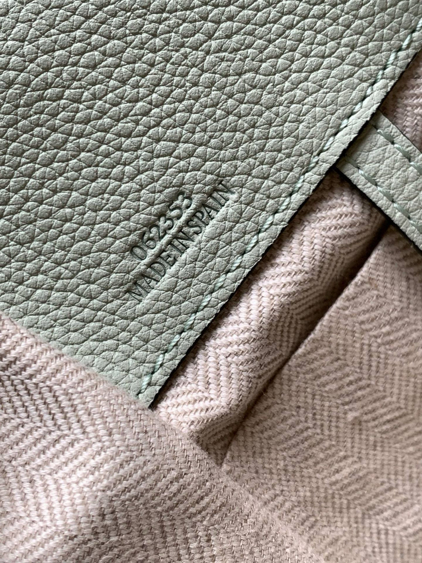 Loewe 特价吊床包20CM新尺寸 bag吊床包疯狂翻牌 太 了