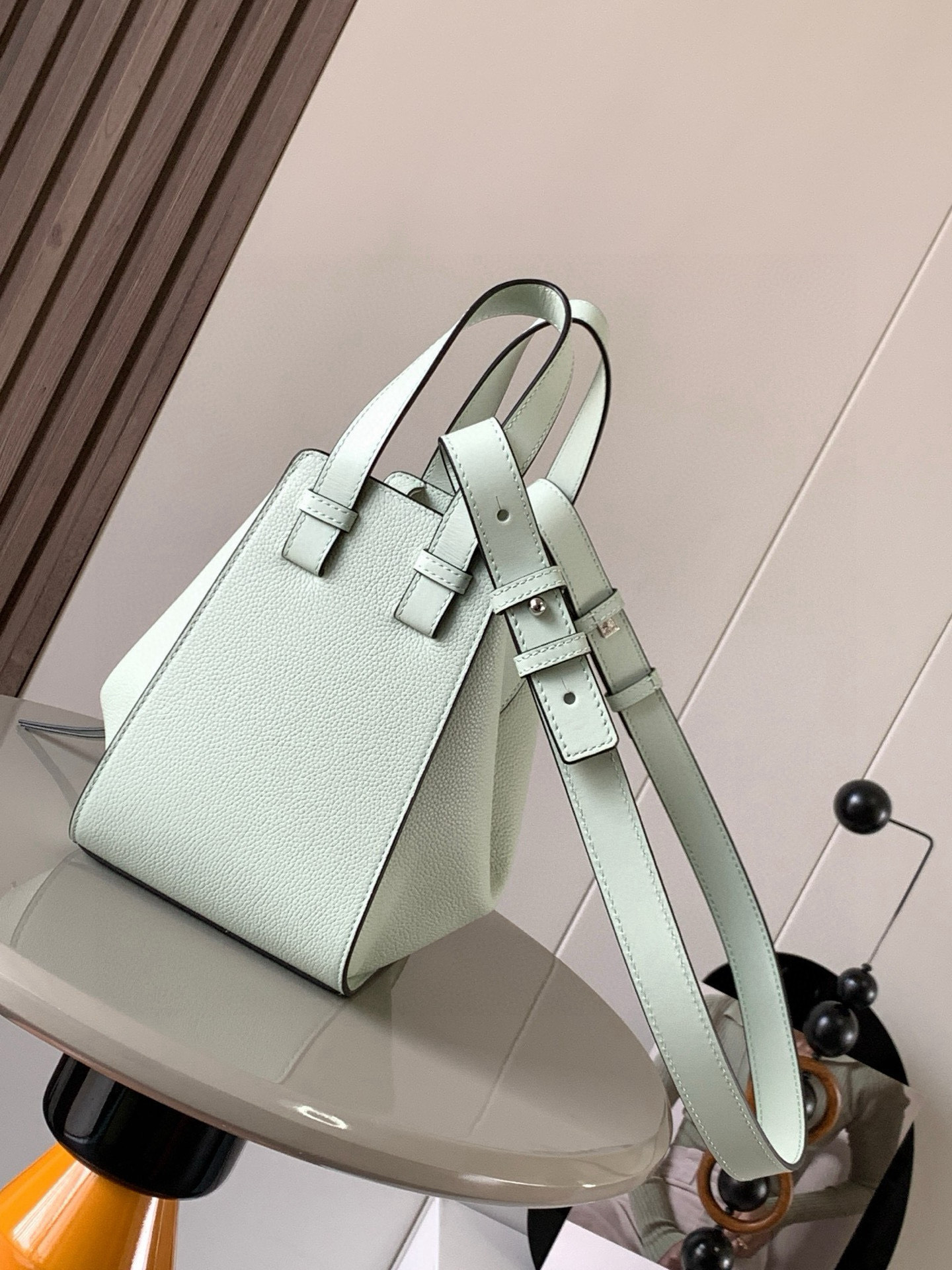 Loewe 特价吊床包20CM新尺寸 bag吊床包疯狂翻牌 太 了